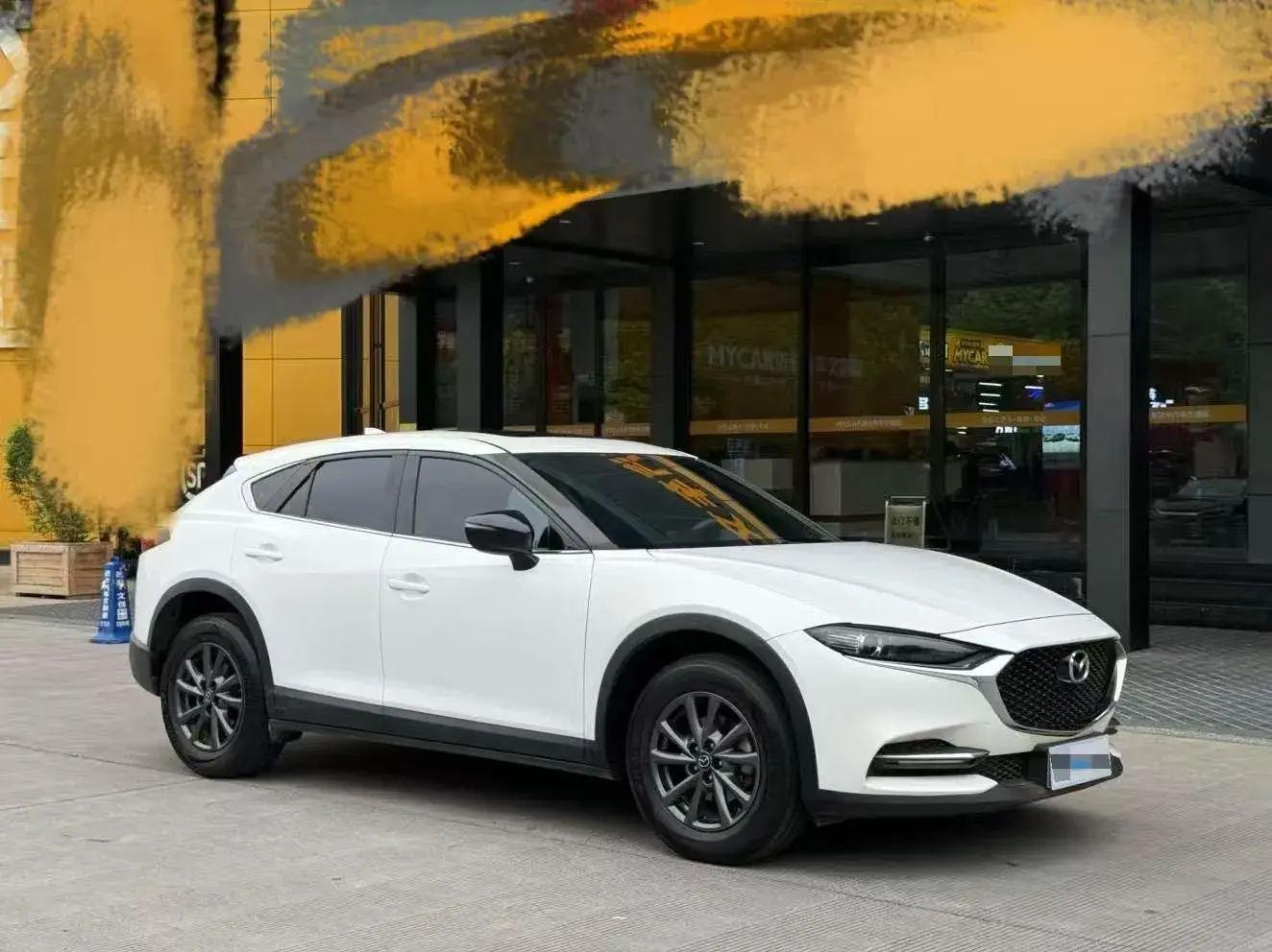 2020 MAZDA CX-4 thumbnail 3
