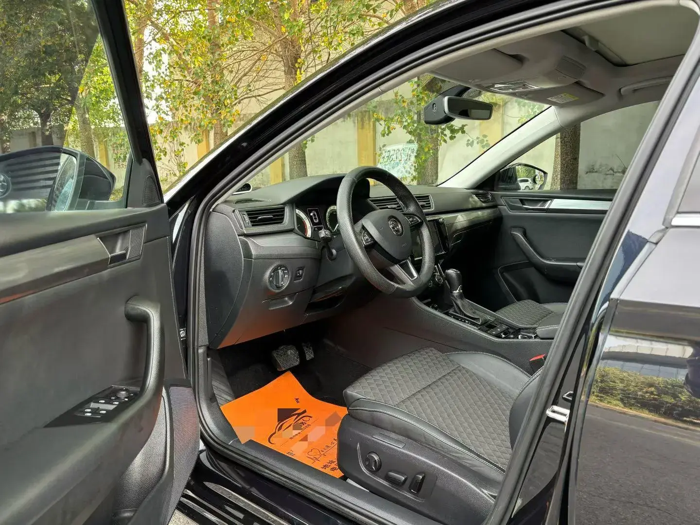 2018 SKODA SUPERB thumbnail 4