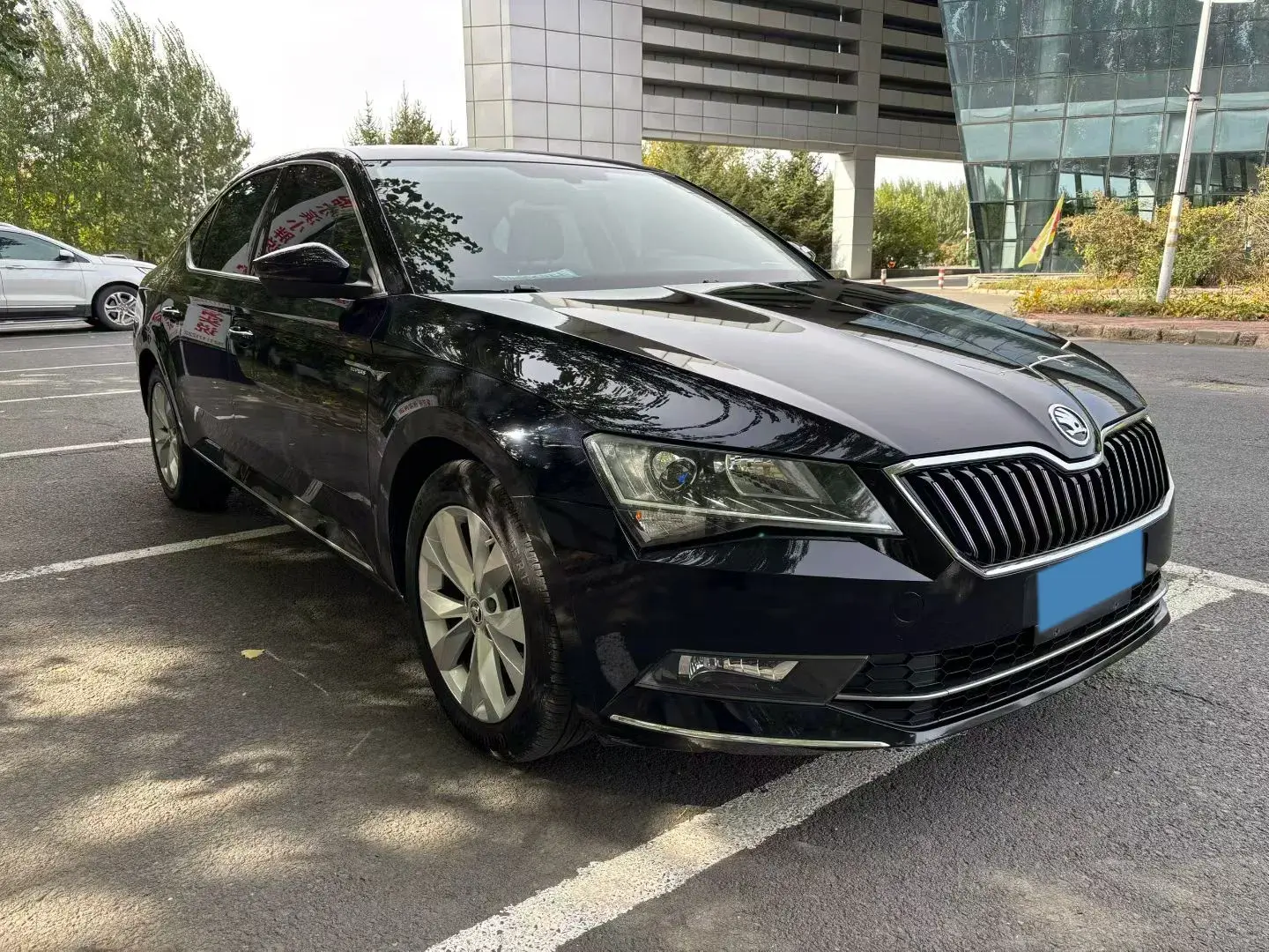 2018 SKODA SUPERB thumbnail 3