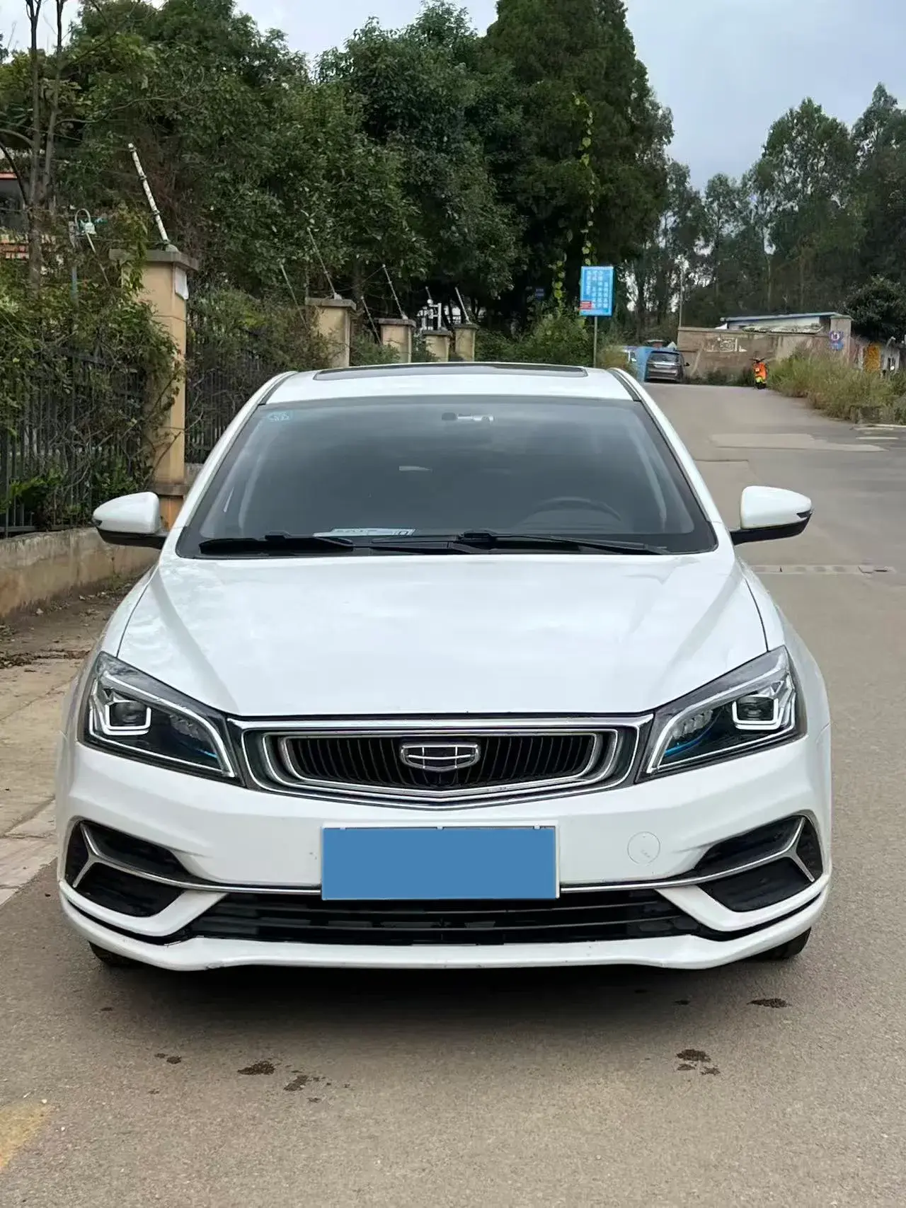 2019 GEELY EMGRAND thumbnail 2