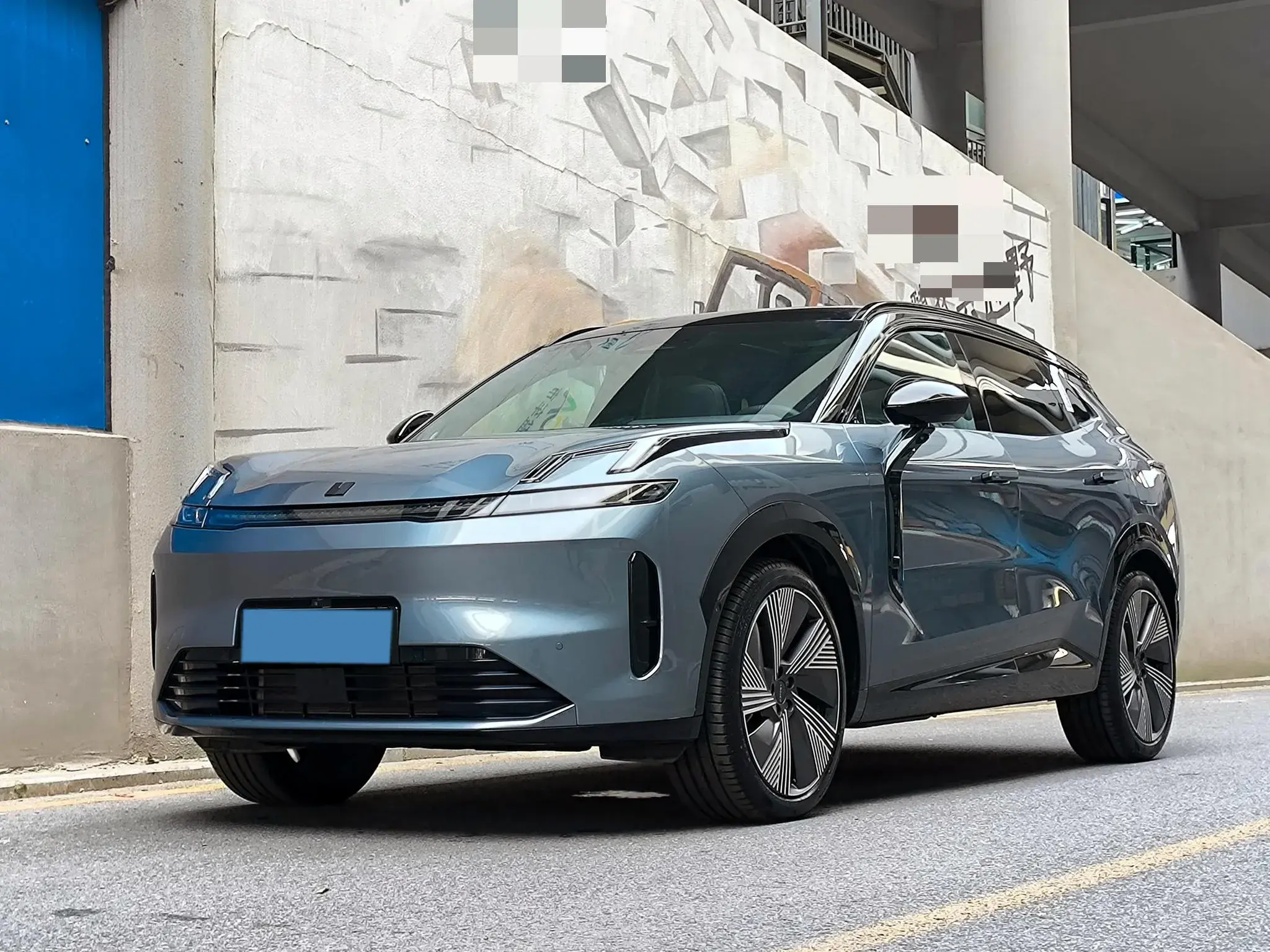 2025 LYNK&CO 08 view 1