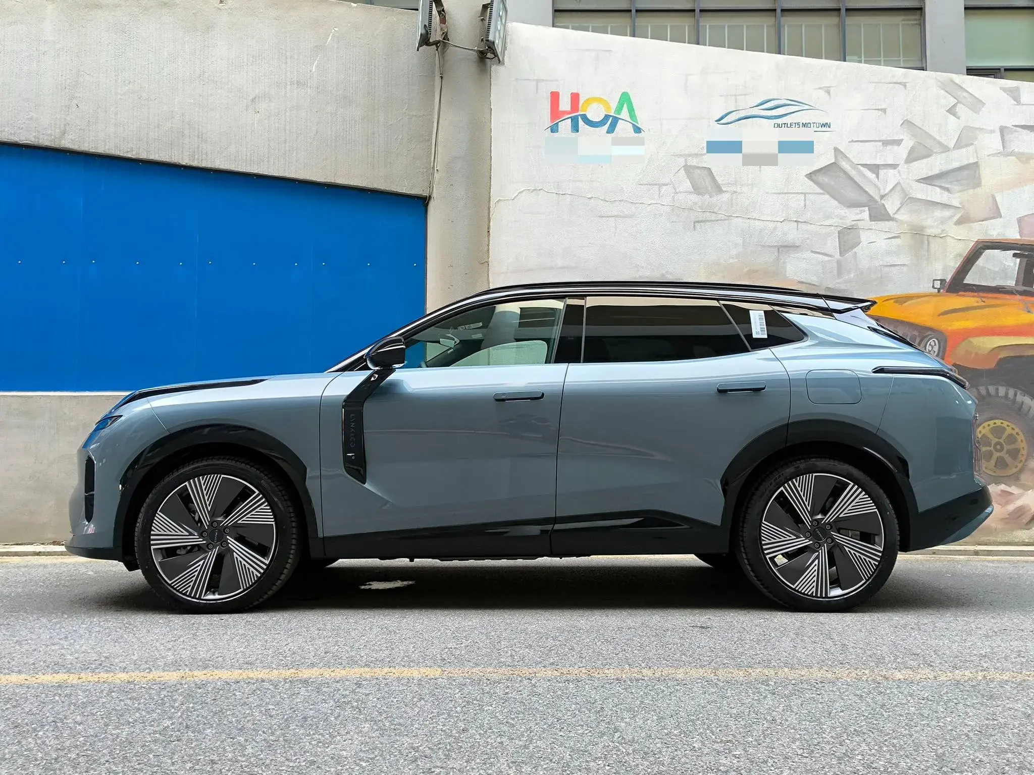 2025 LYNK&CO 08 thumbnail 3