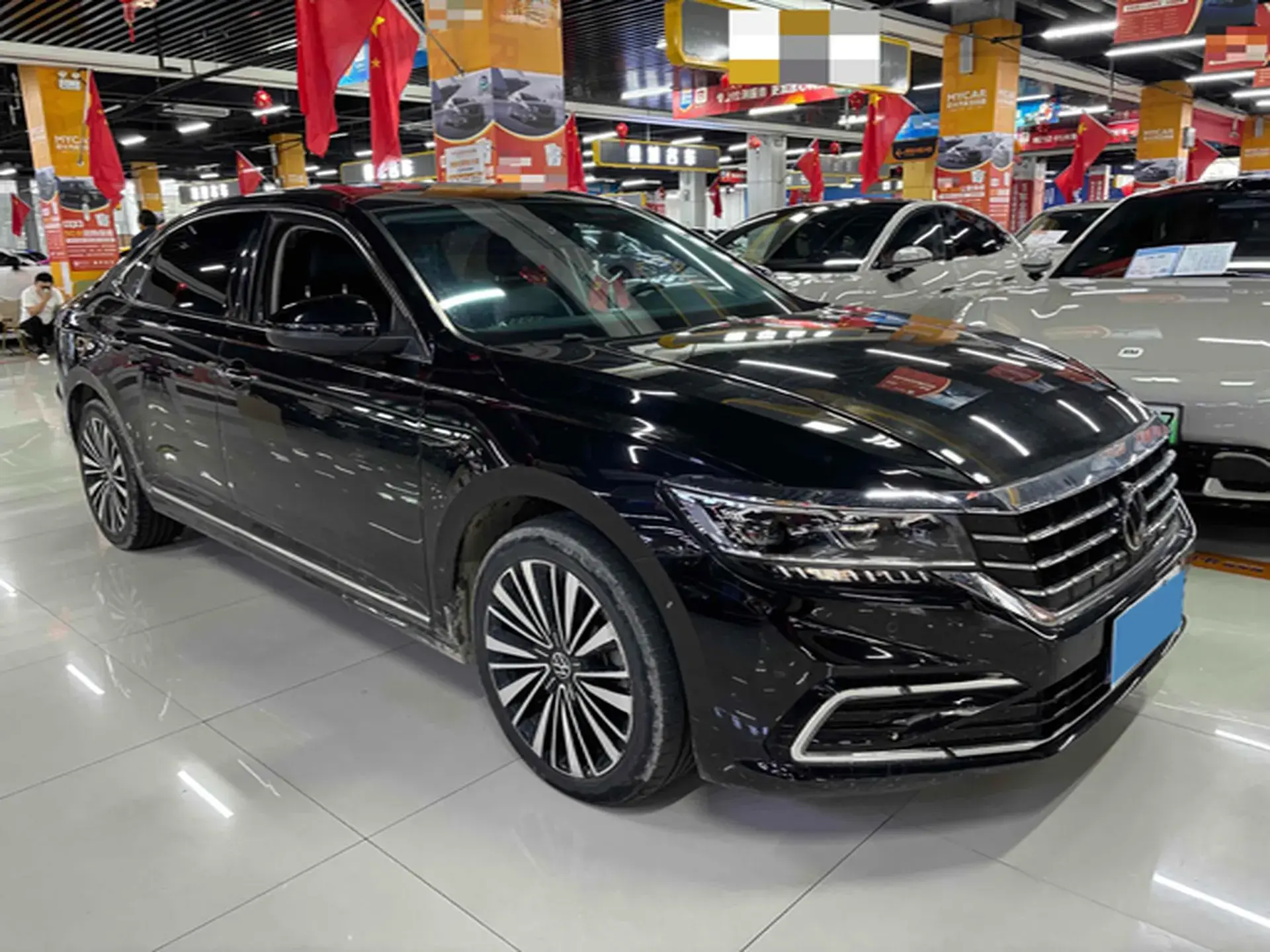 2021 VOLKSWAGEN PASSAT thumbnail 3