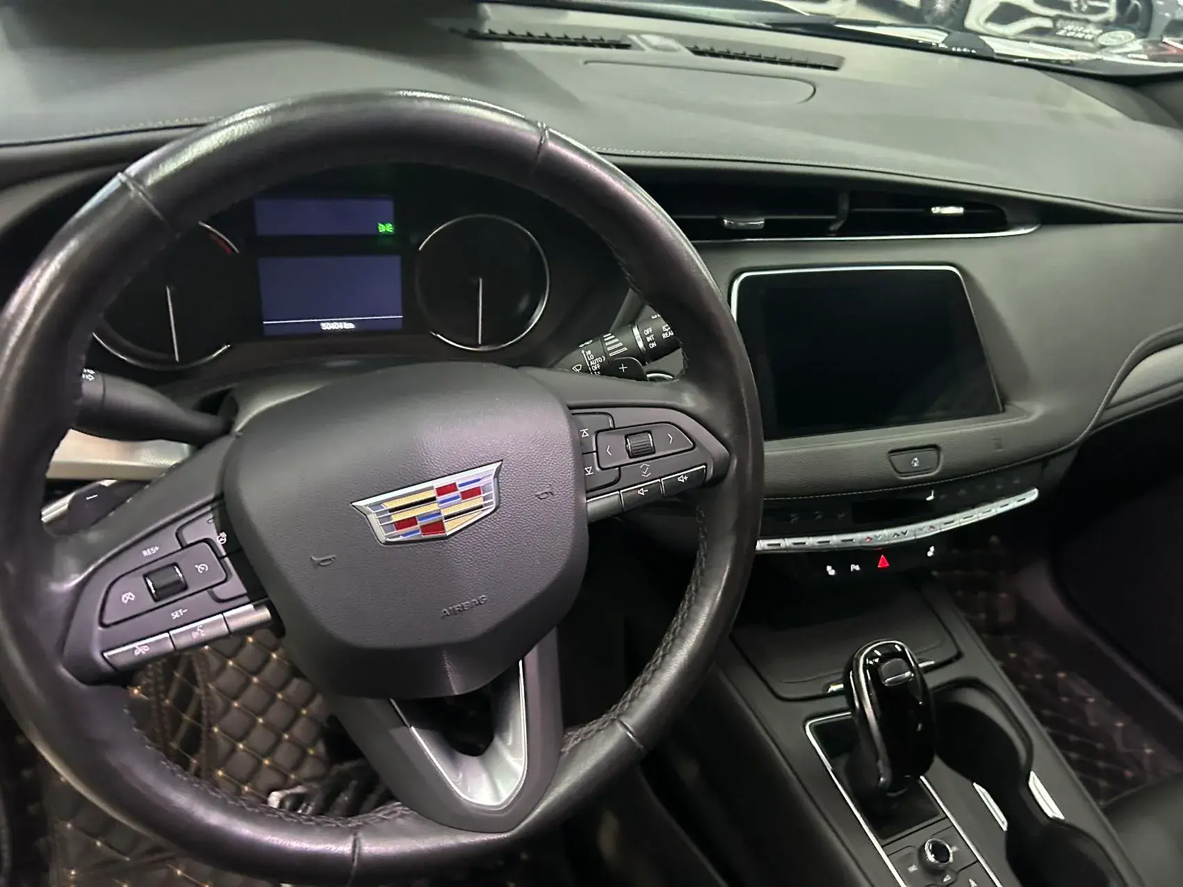 2021 CADILLAC XT4 thumbnail 4