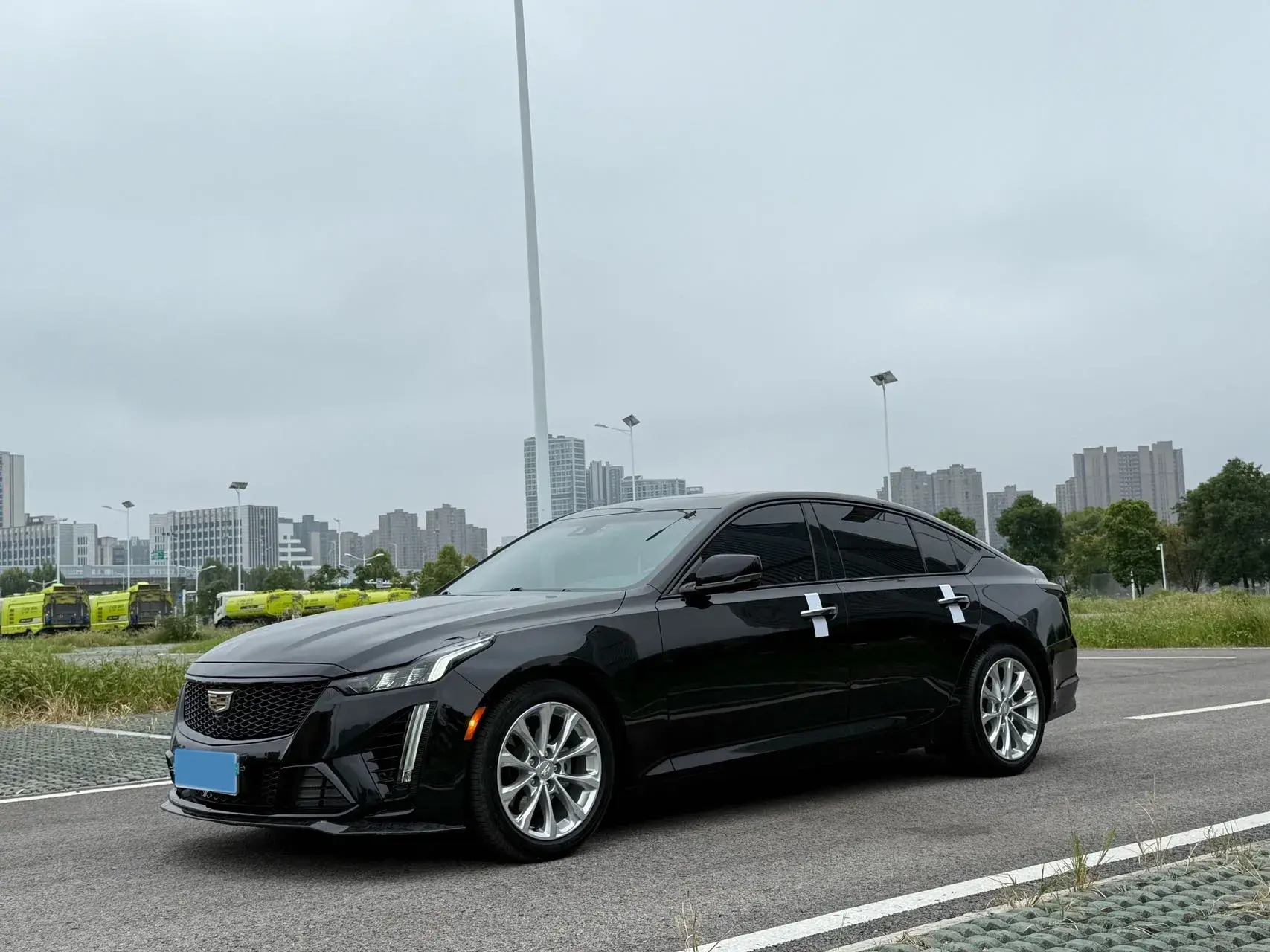 2022 CADILLAC CT5 view 1