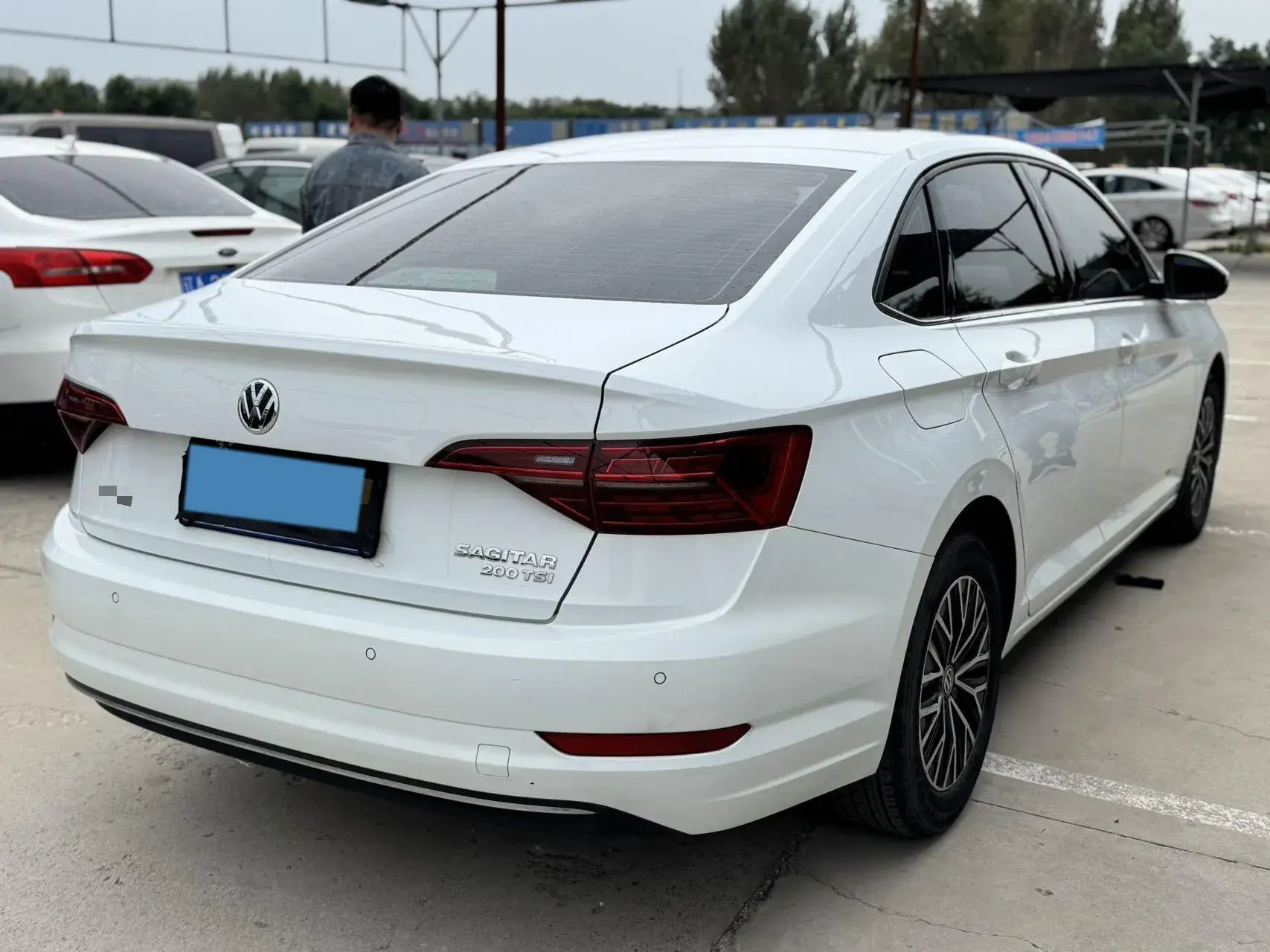 2019 VOLKSWAGEN SAGITAR thumbnail 3