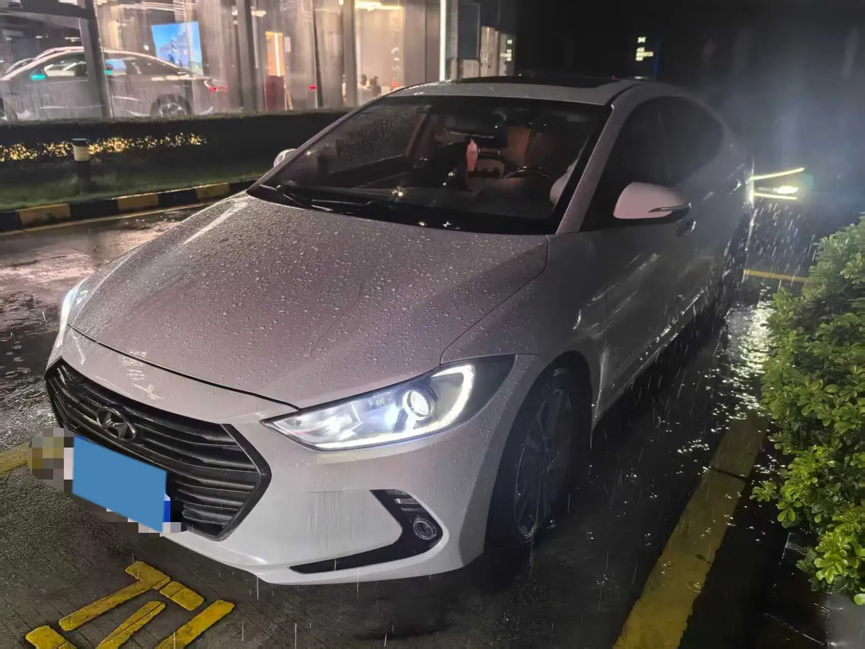 2016 HYUNDAI ELANTRA view 1