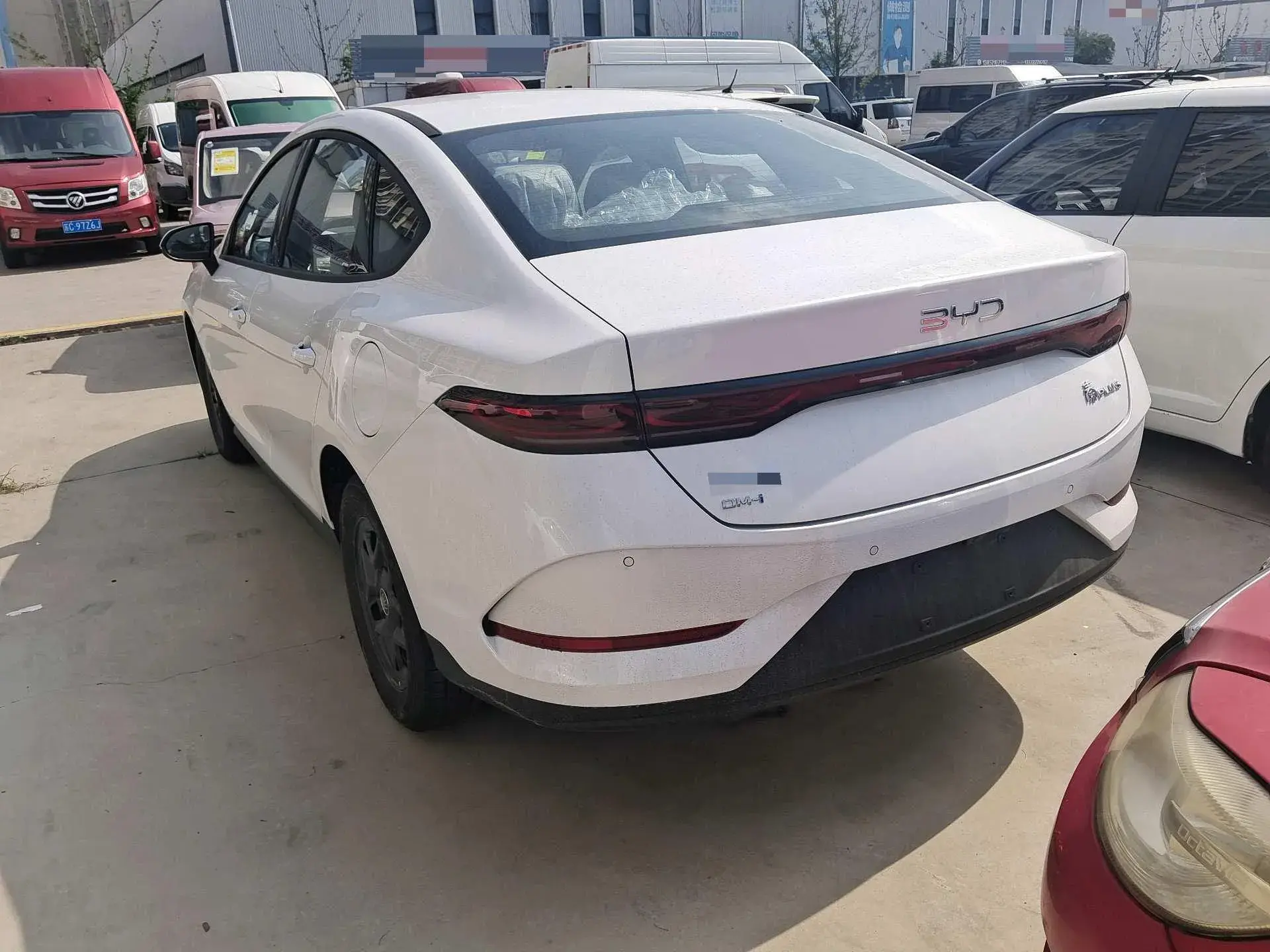 2025 BYD SEAL05 thumbnail 3