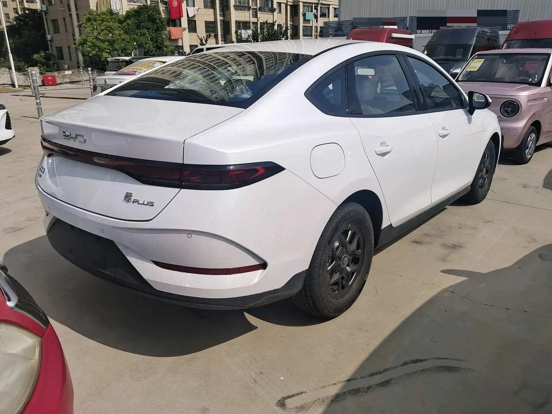 2025 BYD SEAL05 thumbnail 4