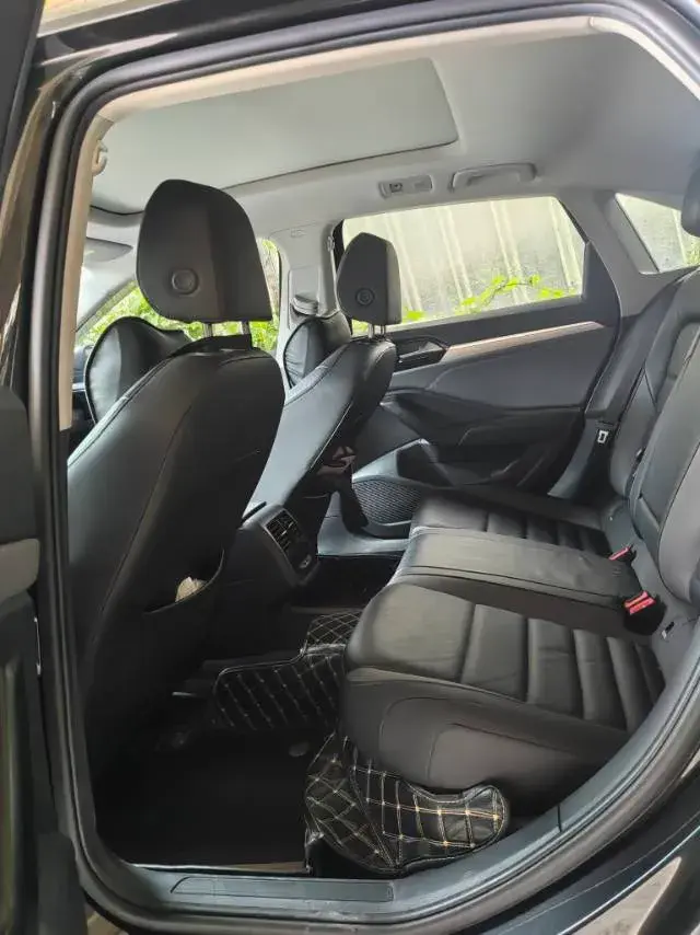 2022 VOLKSWAGEN SAGITAR thumbnail 2