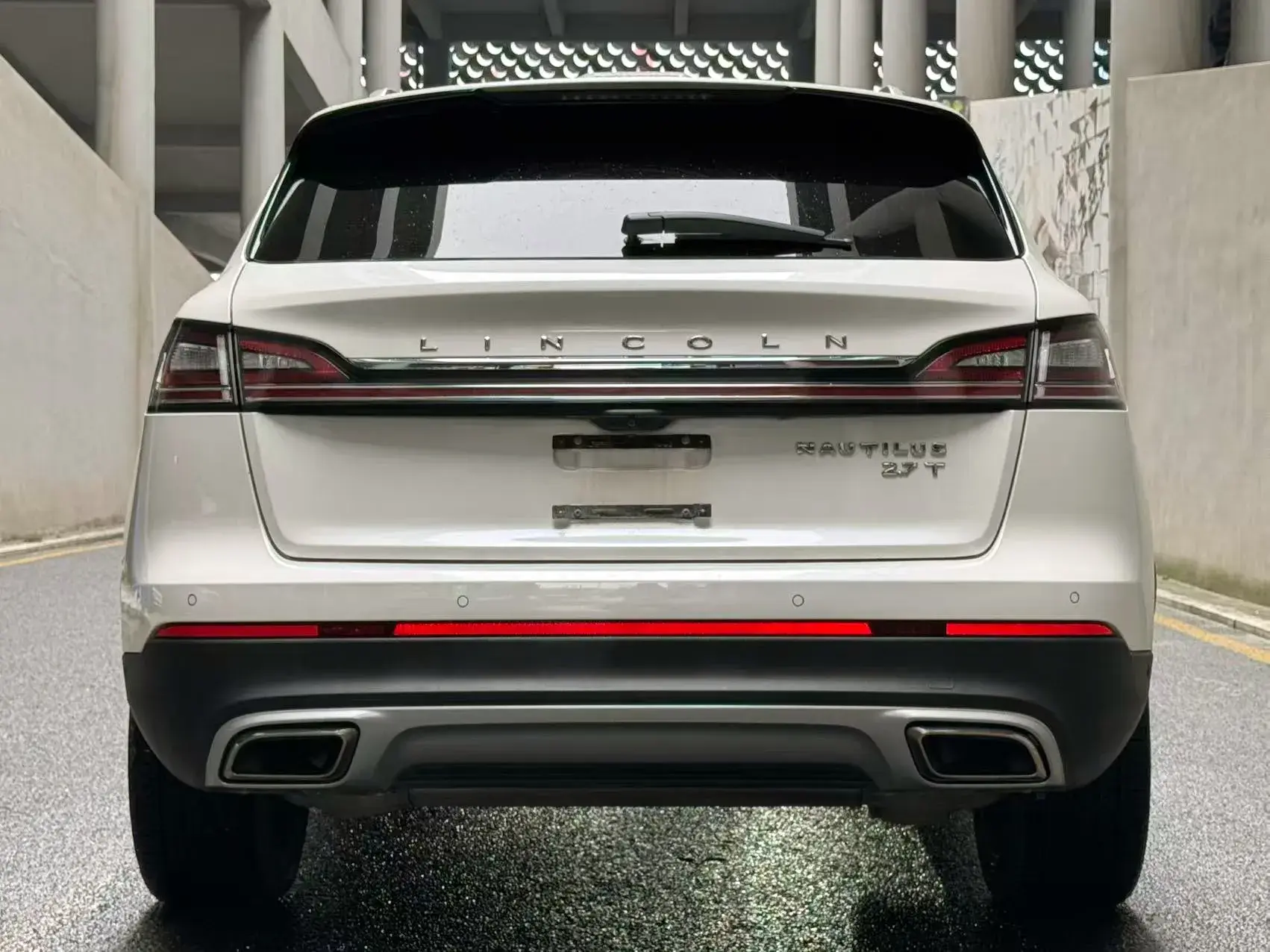 2021 LINCOLN NAUTILUS thumbnail 4