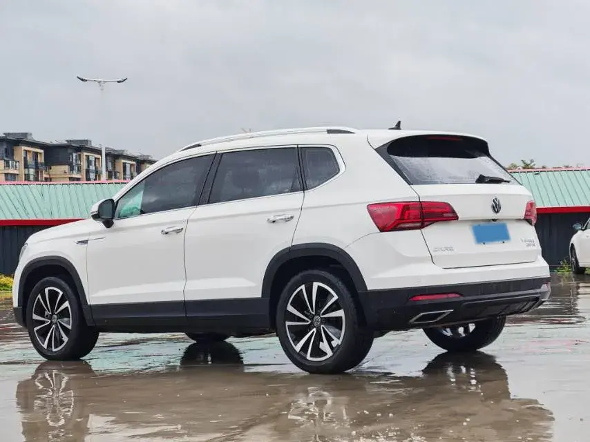 2021 VOLKSWAGEN THARU thumbnail 3