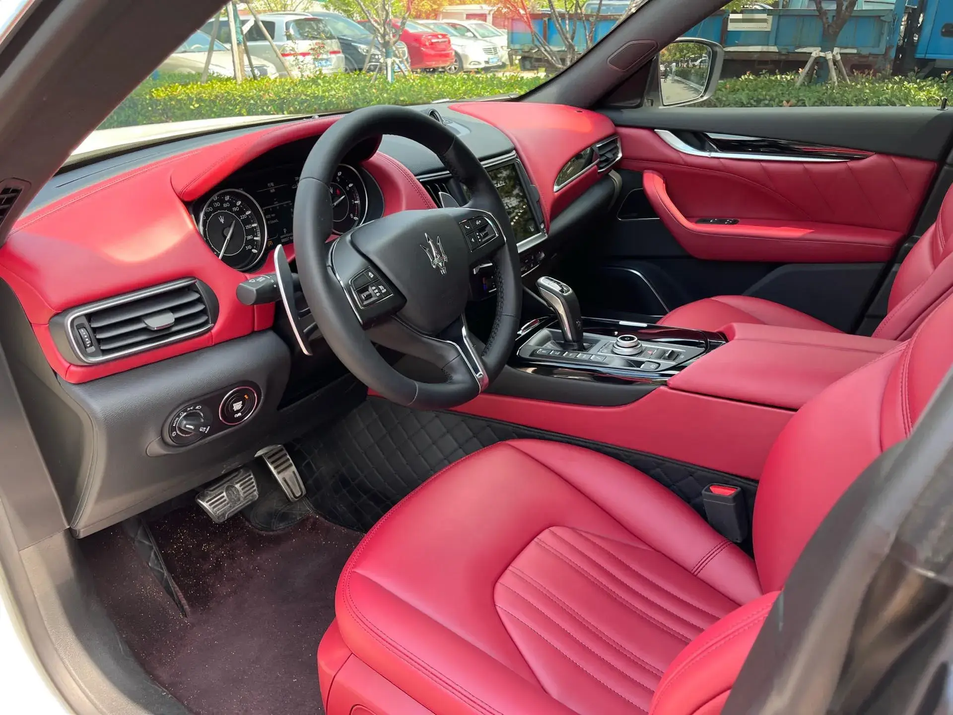 2021 MASERATI LEVANTE thumbnail 3