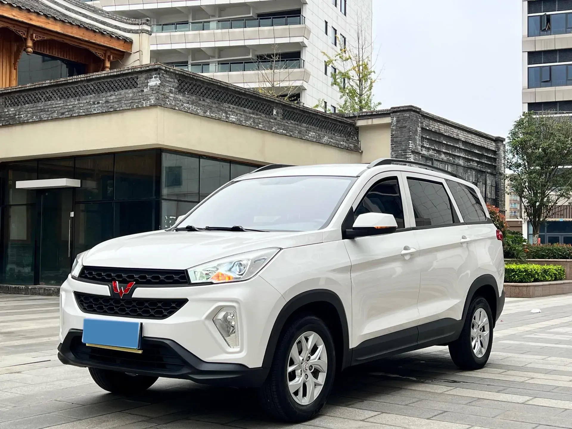 2019 WULING HONGGUANG view 1
