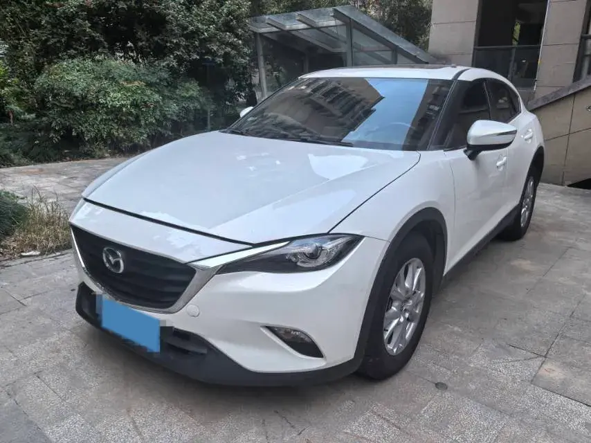 2018 MAZDA CX-4 view 1