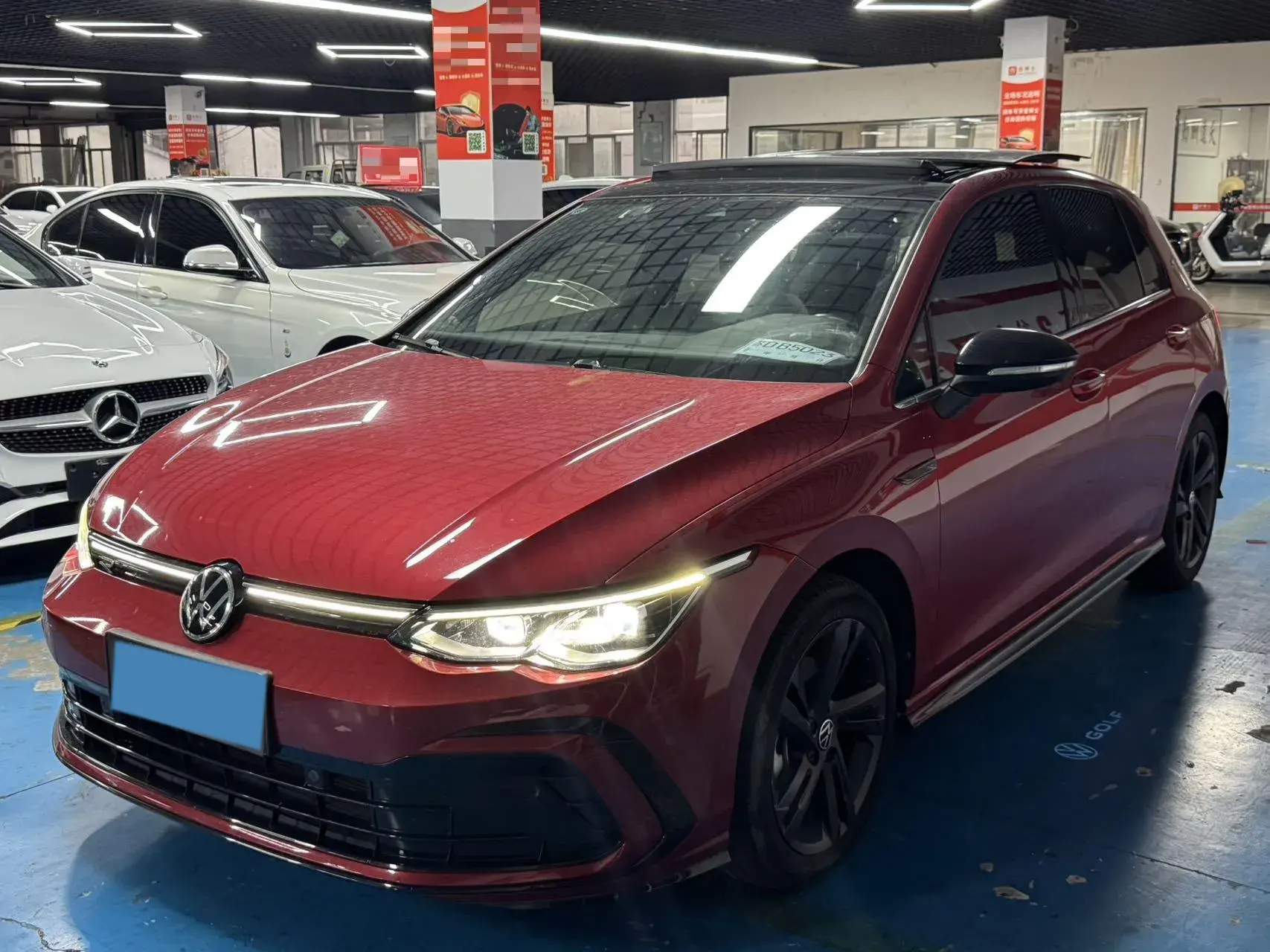 2021 VOLKSWAGEN GOLF view 1