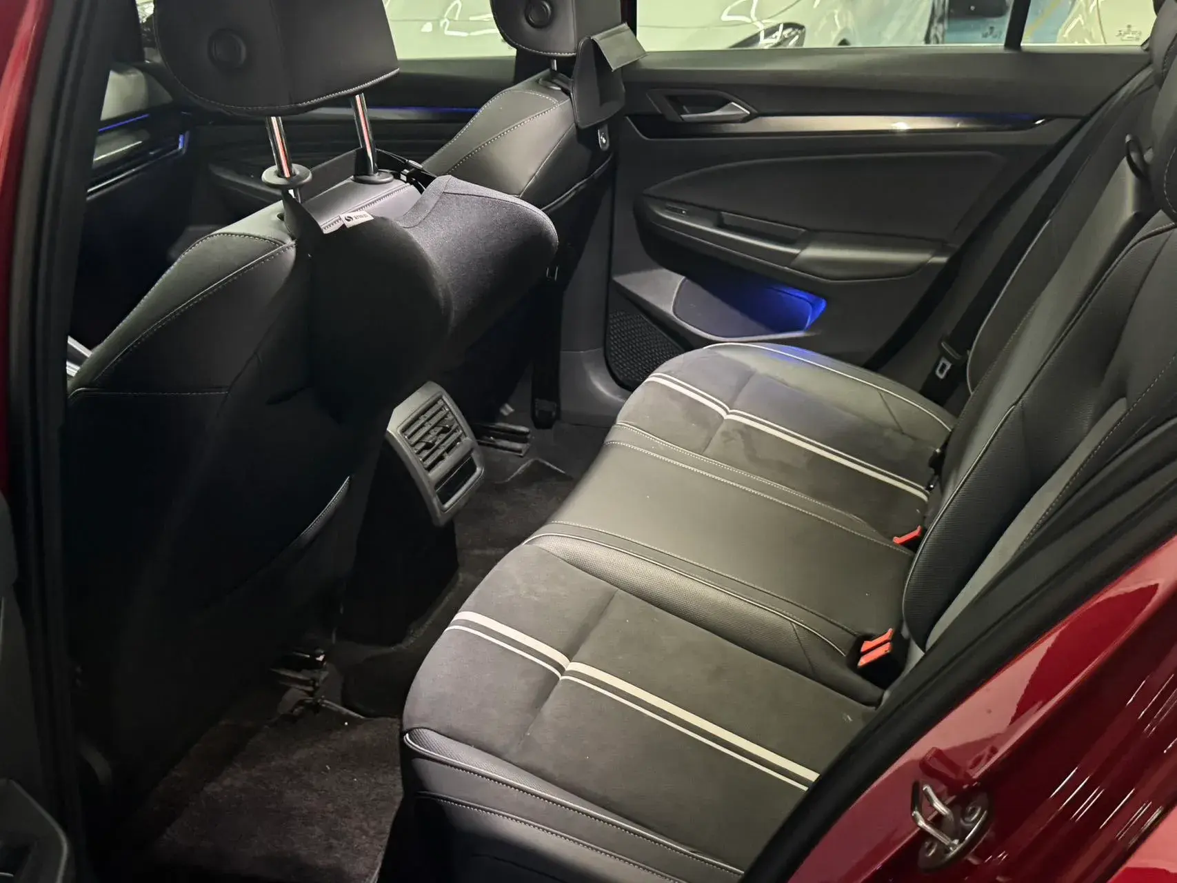 2021 VOLKSWAGEN GOLF thumbnail 4