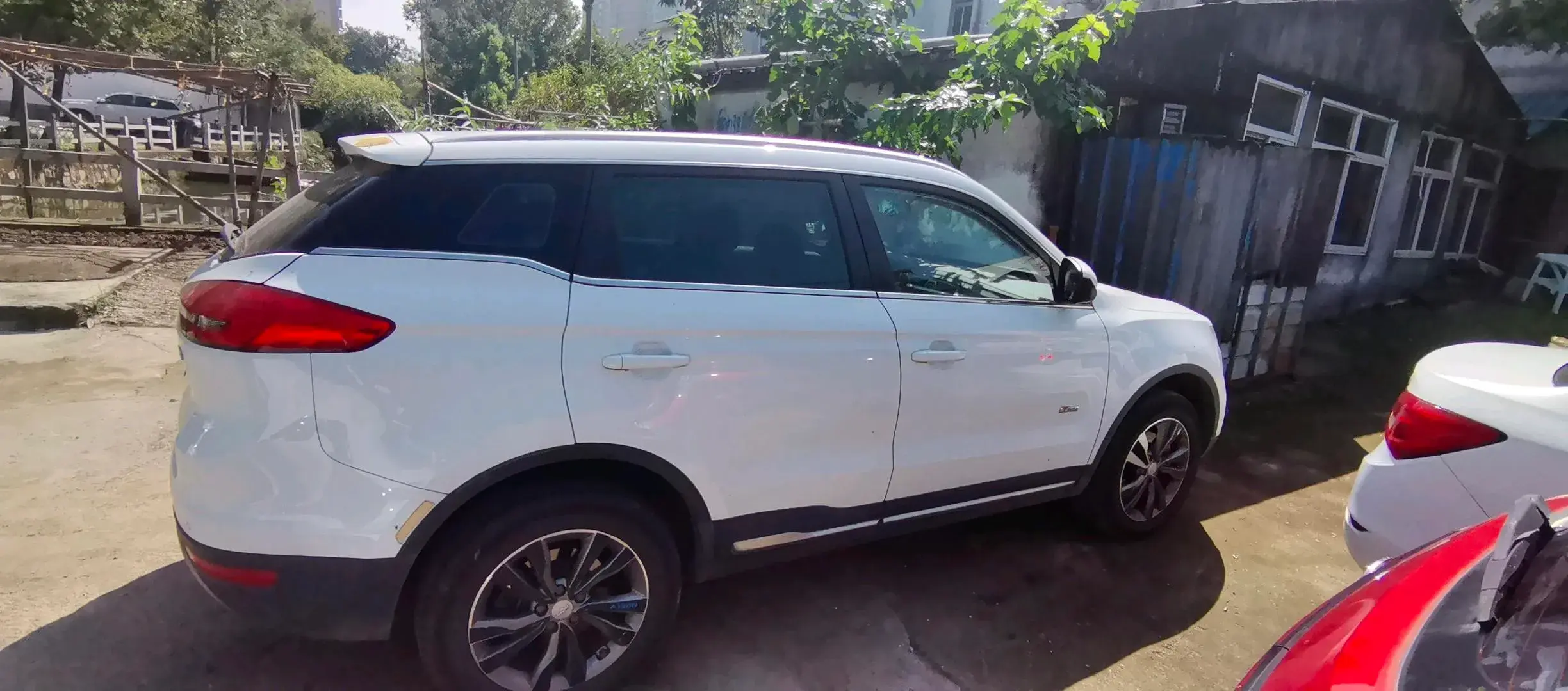 2017 GEELY EMGRAND thumbnail 3