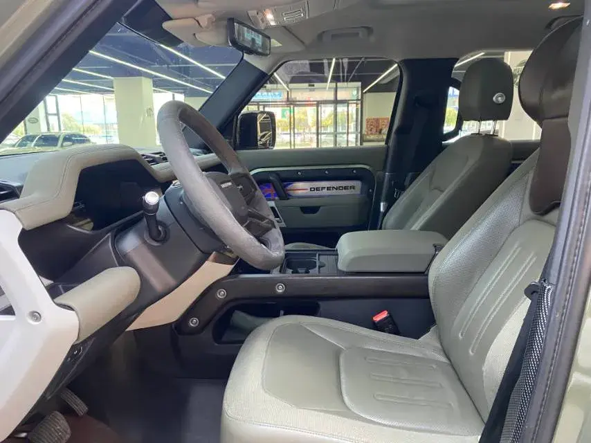 2021 LAND ROVER thumbnail 3