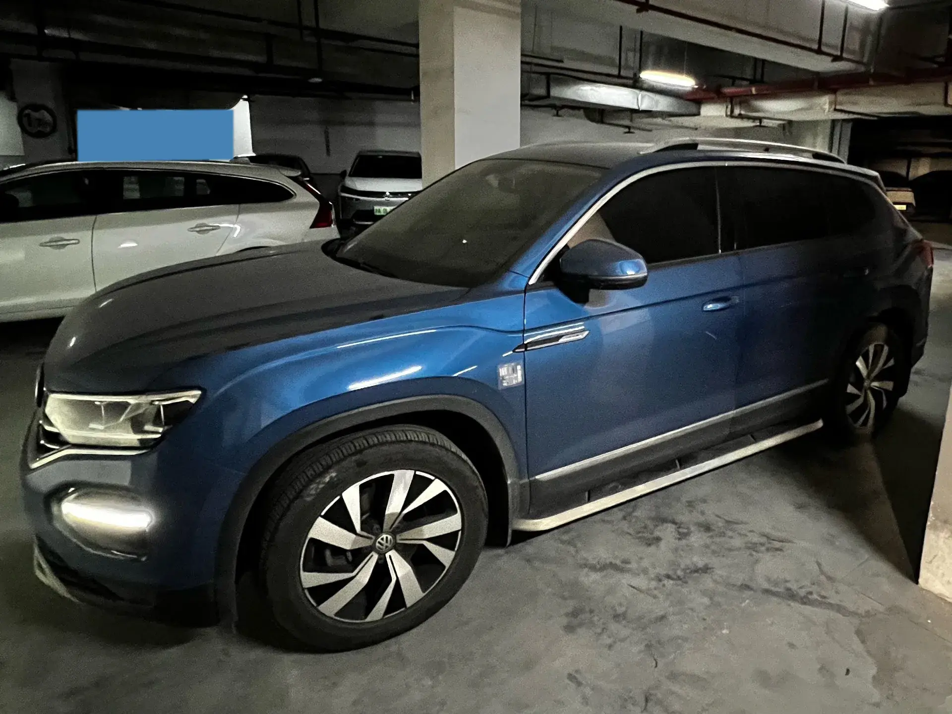 2020 VOLKSWAGEN TAYRON view 1