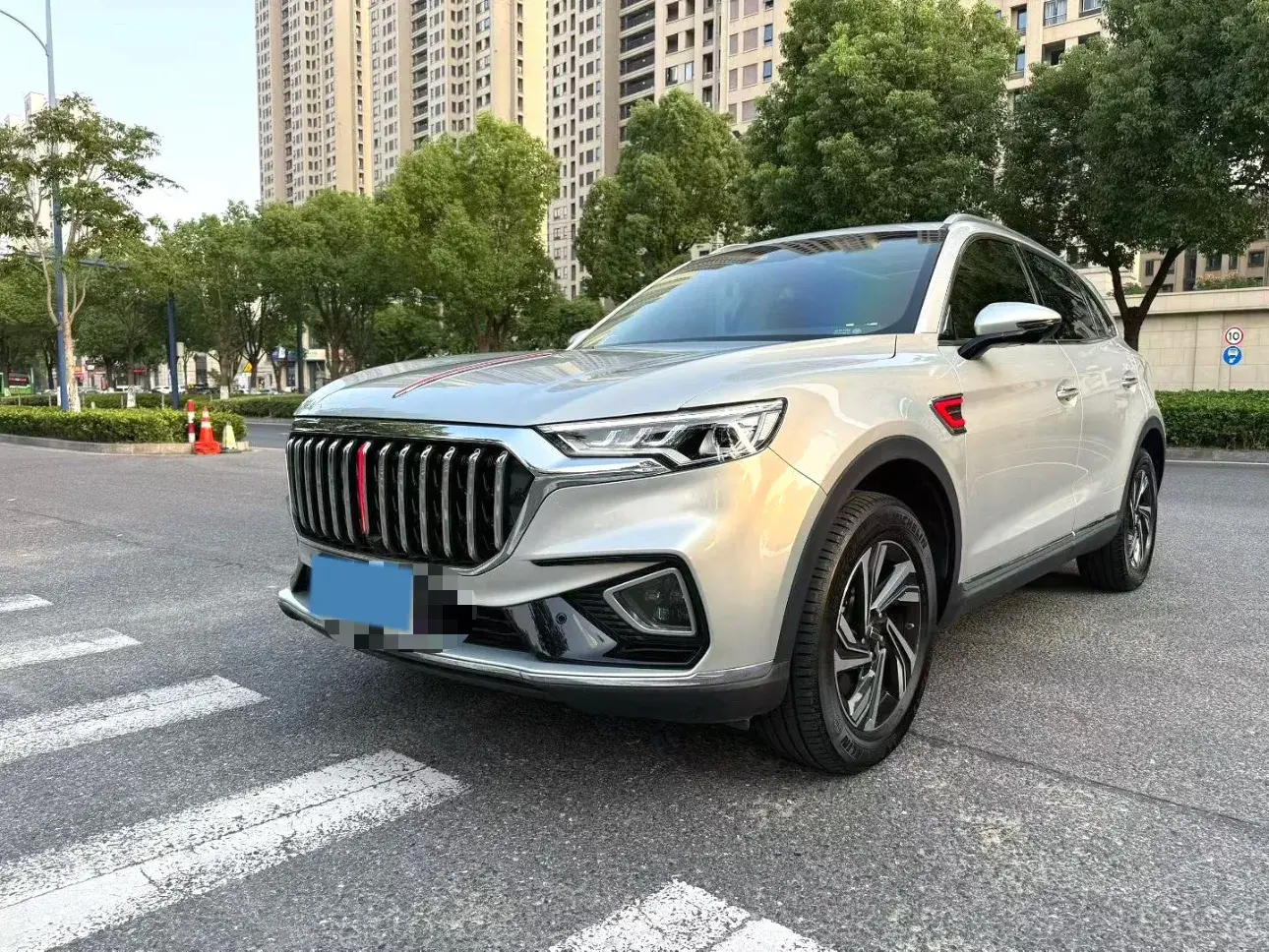 2019 HONGQI HS5 view 1