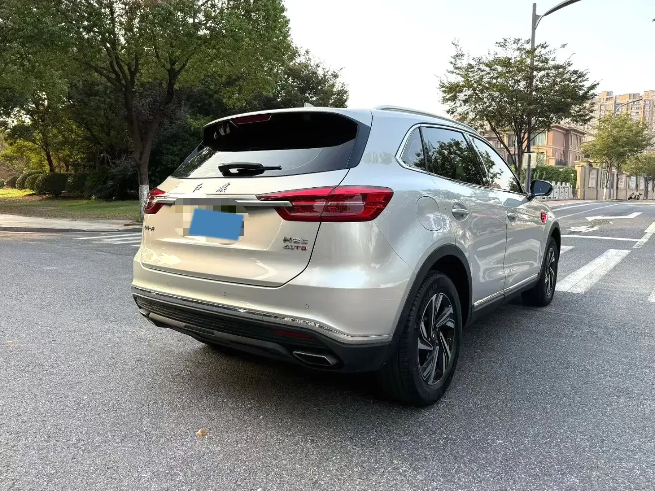 2019 HONGQI HS5 thumbnail 3