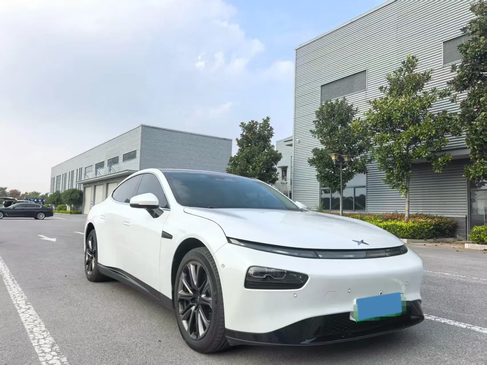 2022 XPENG P7 thumbnail 3