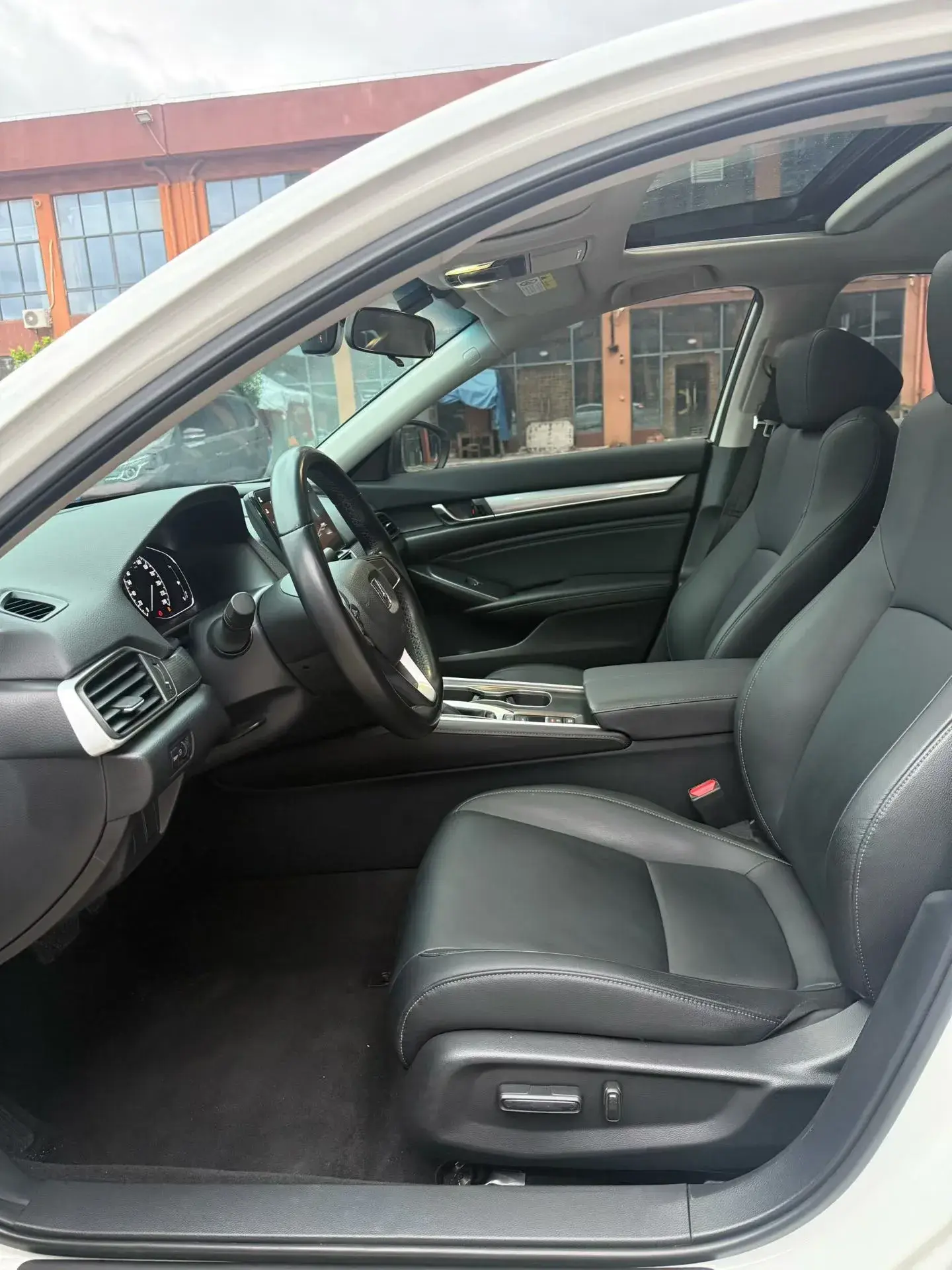 2022 HONDA ACCORD thumbnail 4