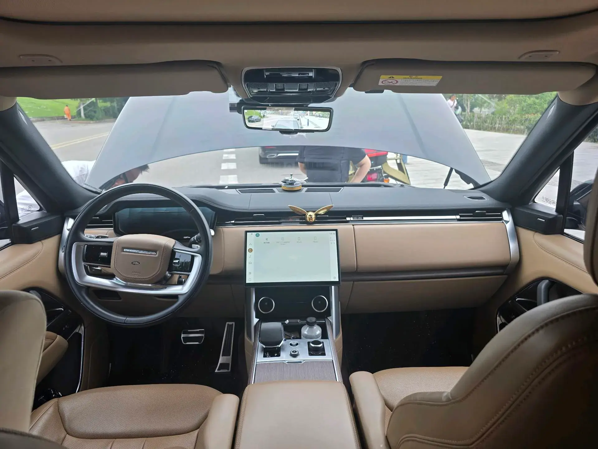 2022 LAND ROVER thumbnail 4