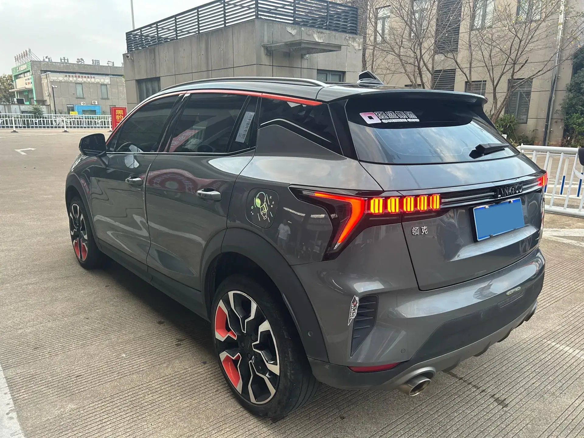 2020 LYNK&CO 06 thumbnail 2