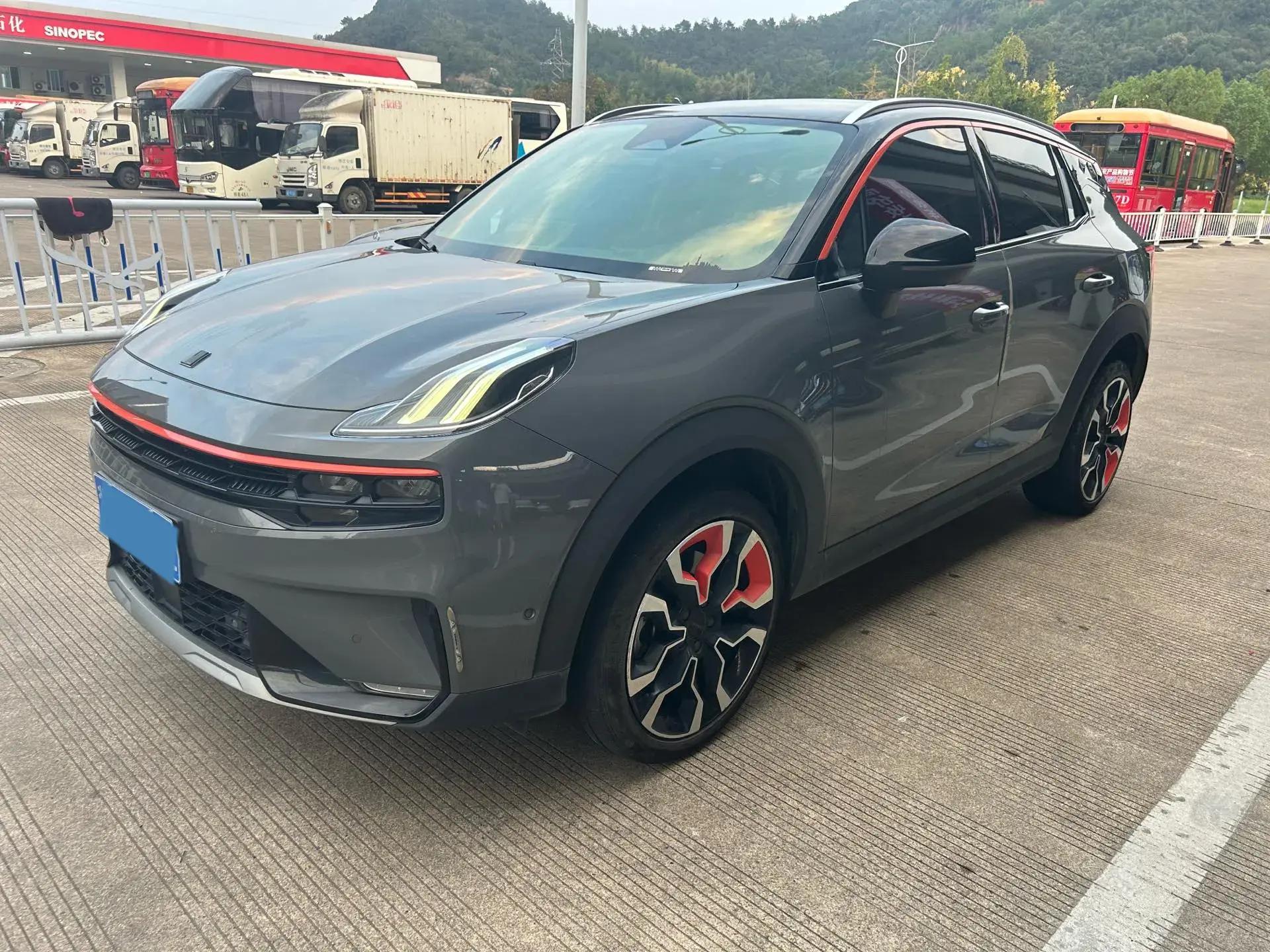 2020 LYNK&CO 06 view 1