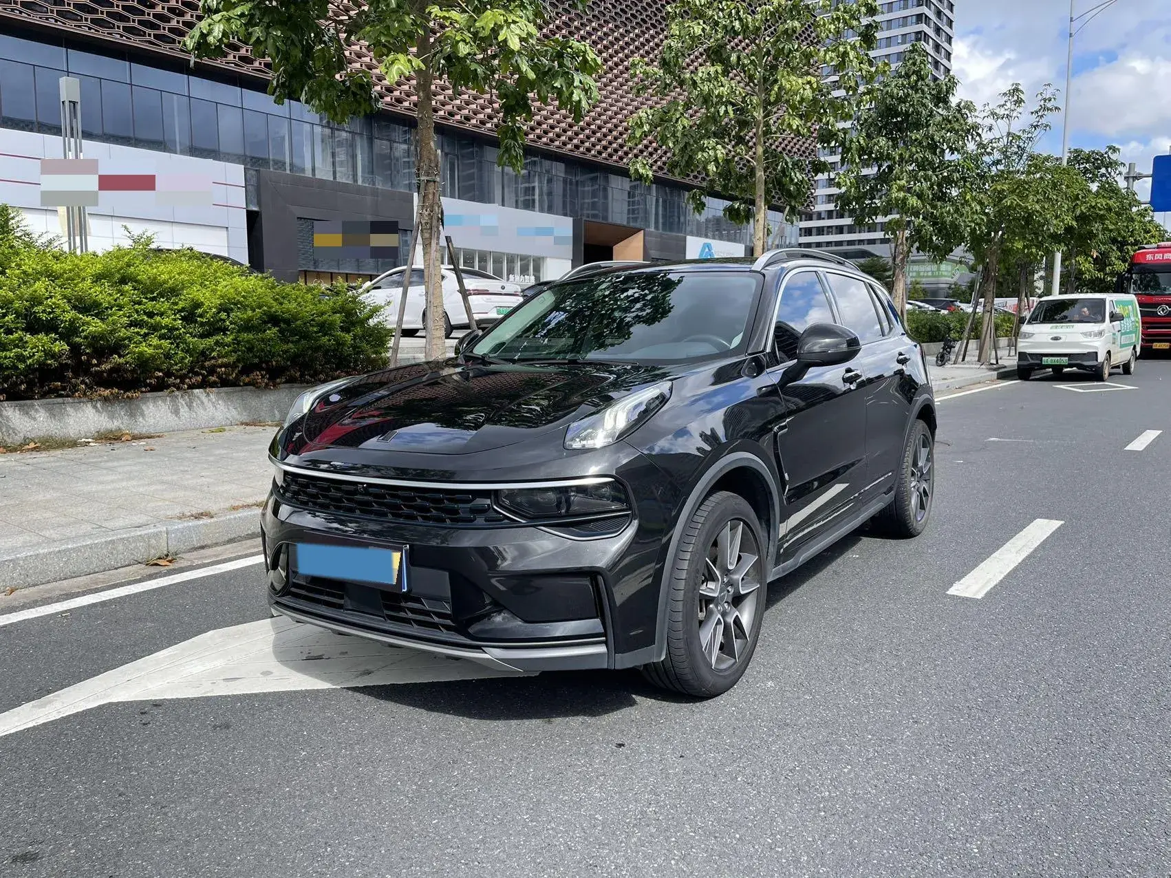 2021 LYNK&CO 01 view 1