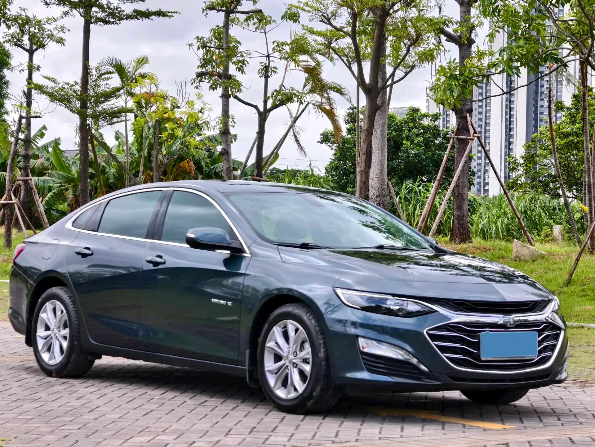 2019 CHEVROLET MALIBU thumbnail 3