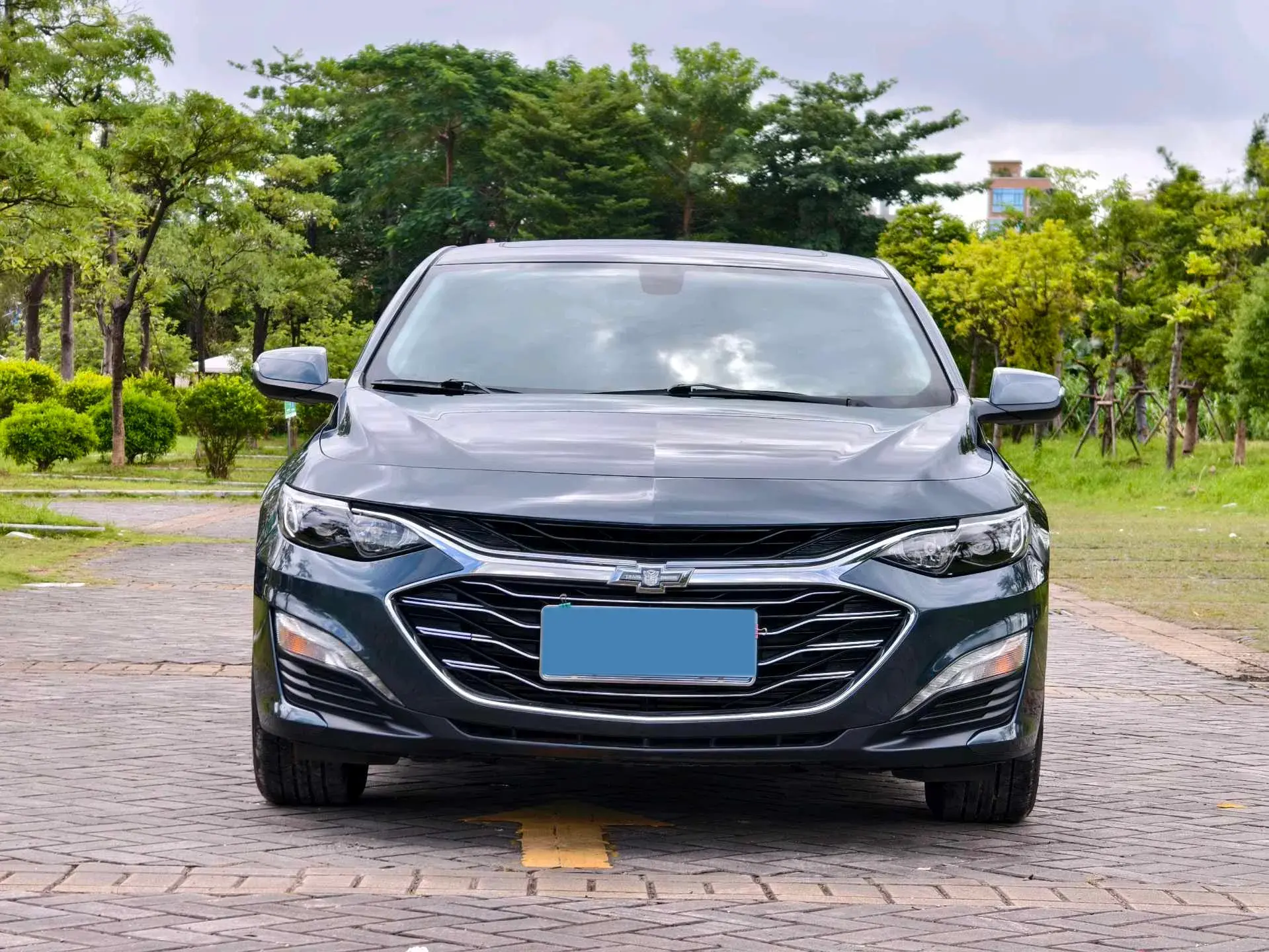 2019 CHEVROLET MALIBU thumbnail 2