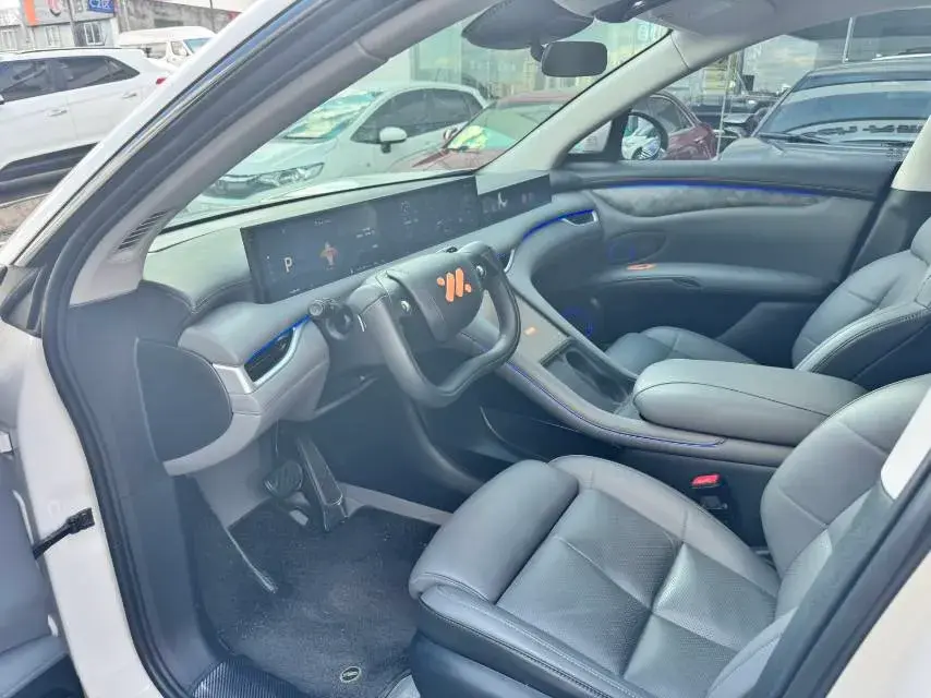 2023 IM LS6 thumbnail 2