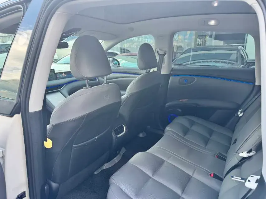 2023 IM LS6 thumbnail 3