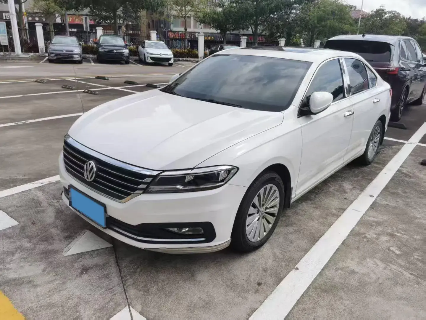 2018 VOLKSWAGEN LAVIDA view 1