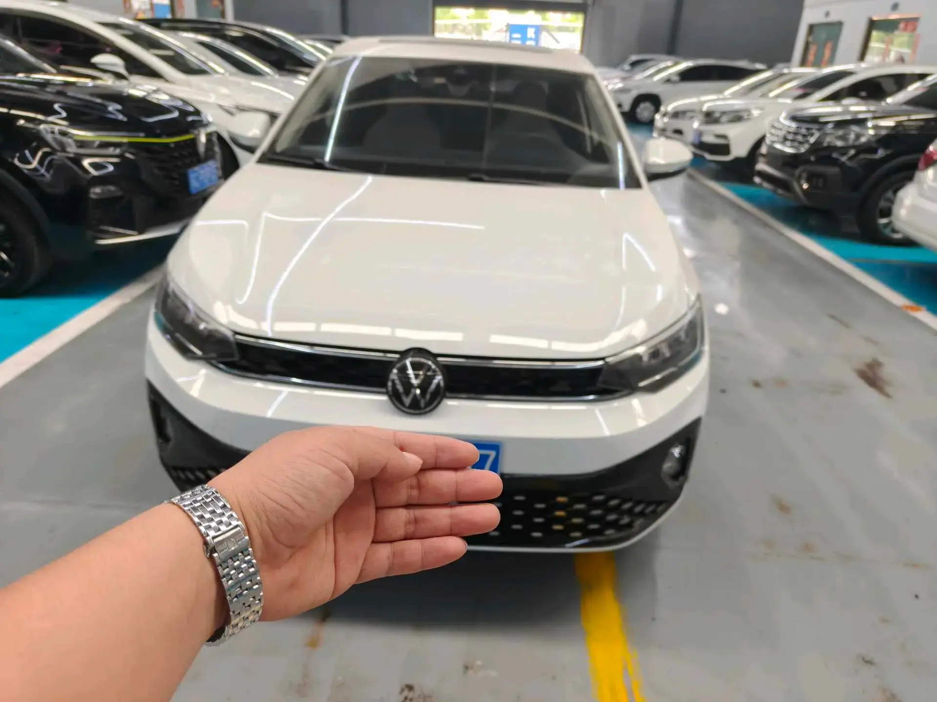 2023 VOLKSWAGEN LAVIDA thumbnail 2