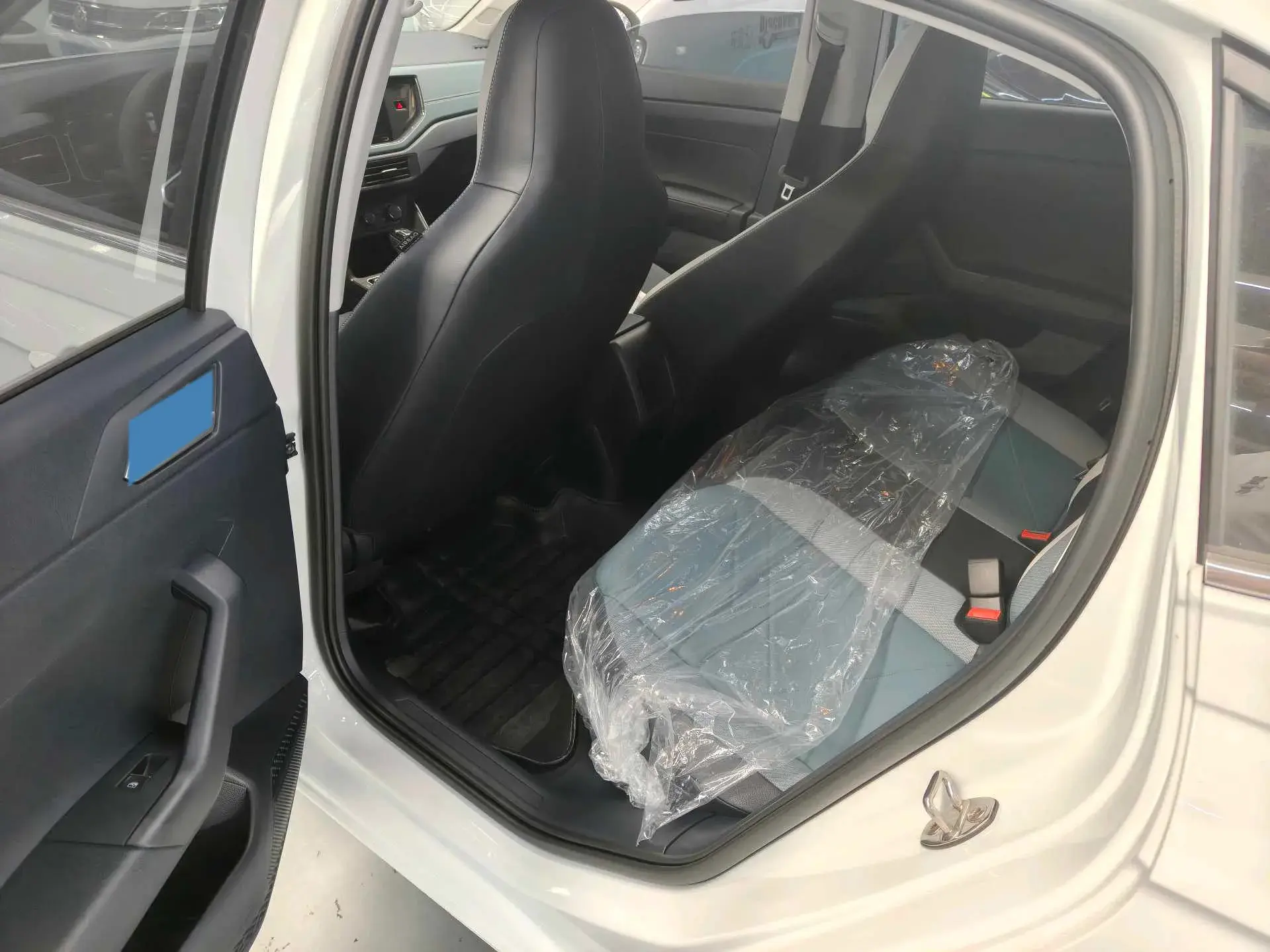 2023 VOLKSWAGEN LAVIDA thumbnail 4