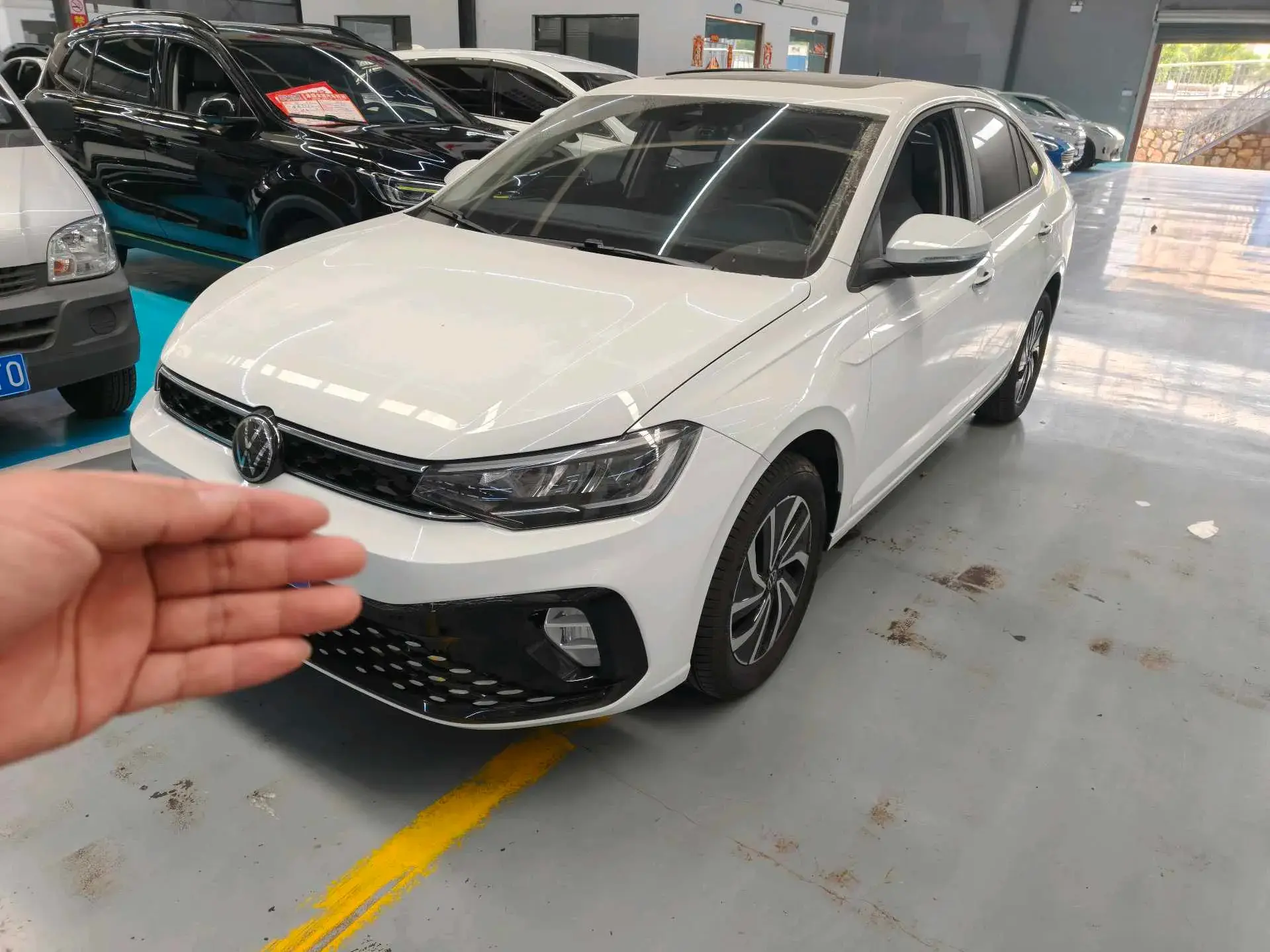 2023 VOLKSWAGEN LAVIDA view 1