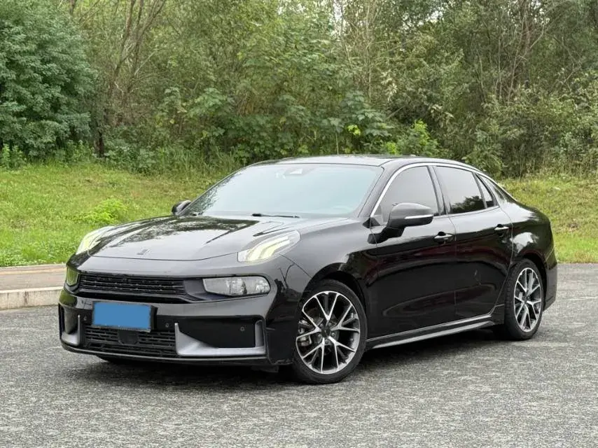 2022 LYNK&CO 03 view 1