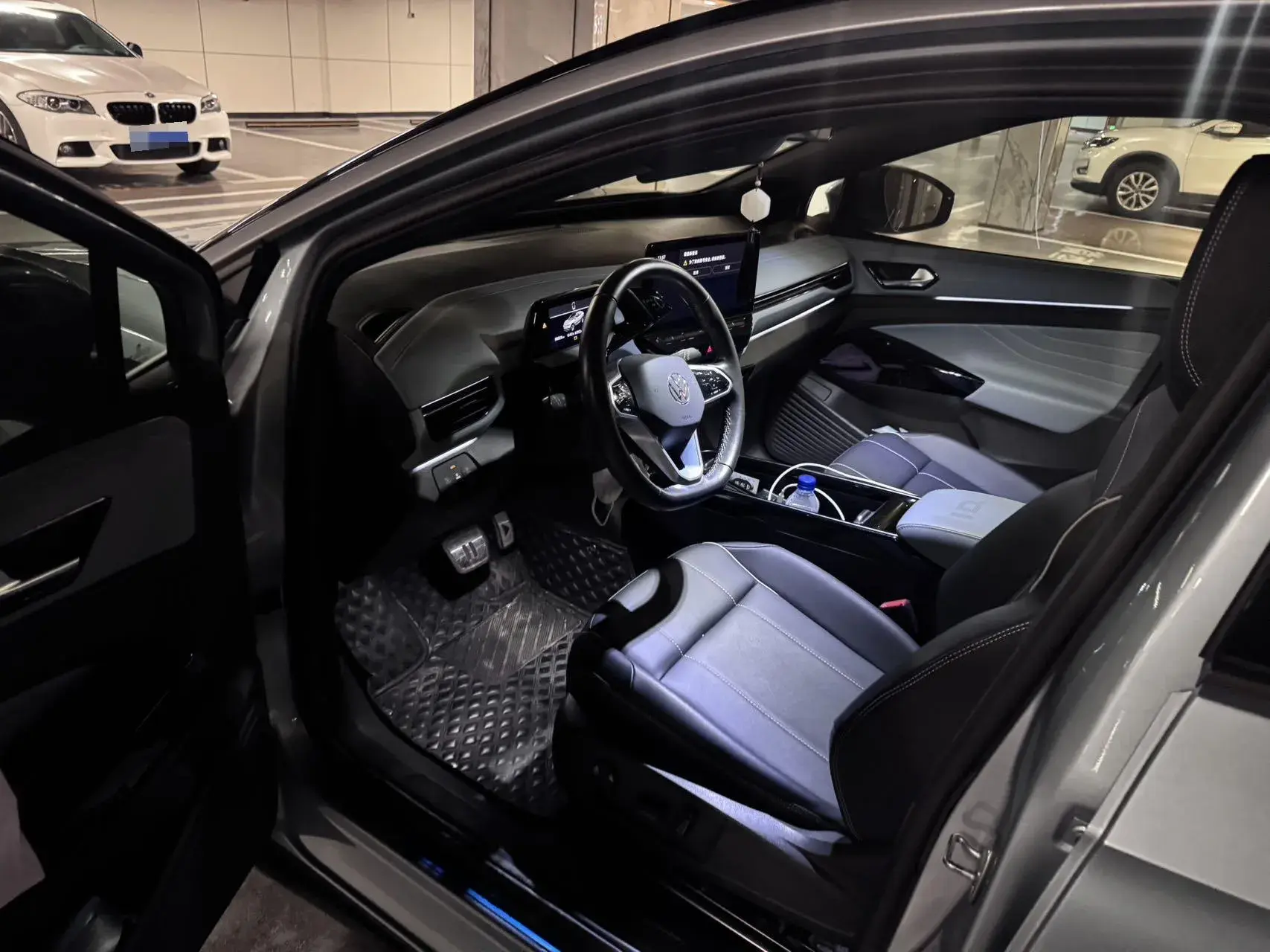 2022 VOLKSWAGEN ID.4 thumbnail 3