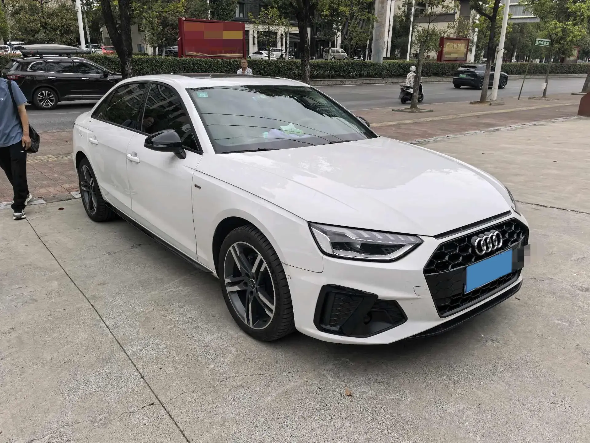 2022 AUDI A4L thumbnail 2