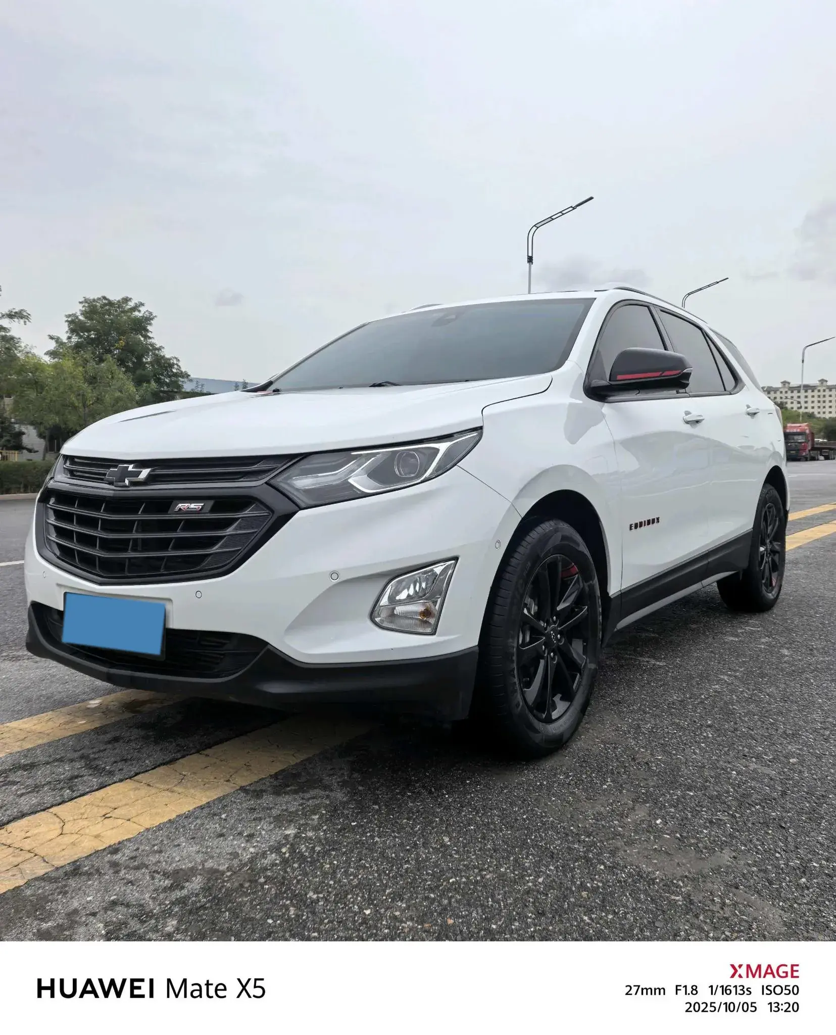 2019 CHEVROLET EQUINOX view 1