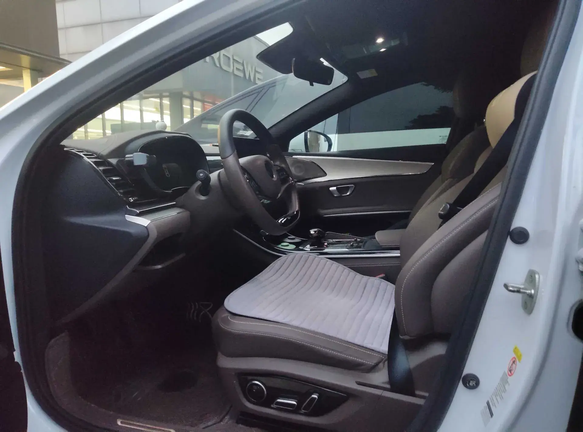 2020 BYD HAN thumbnail 3