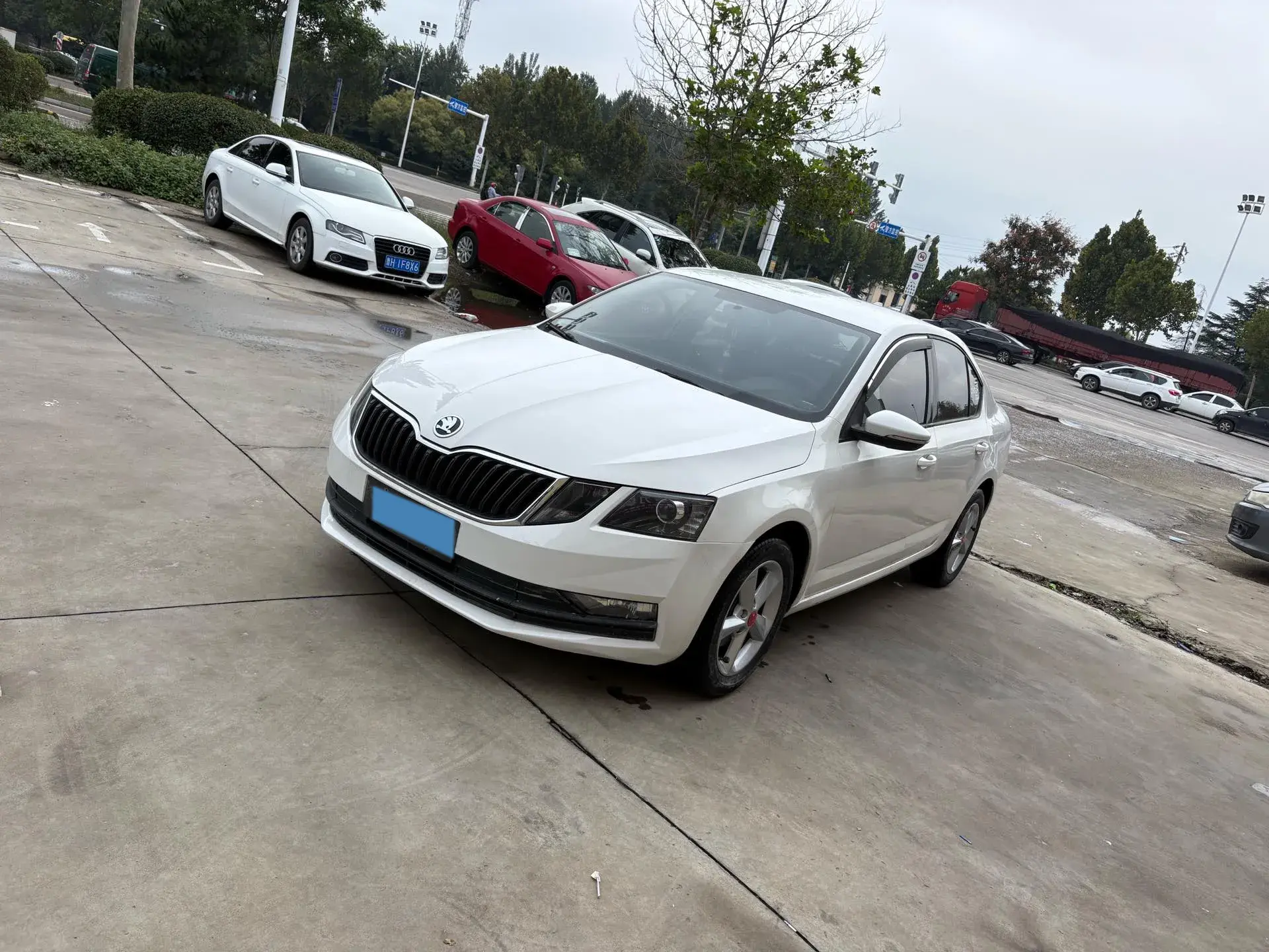 2018 SKODA OCTAVIA view 1