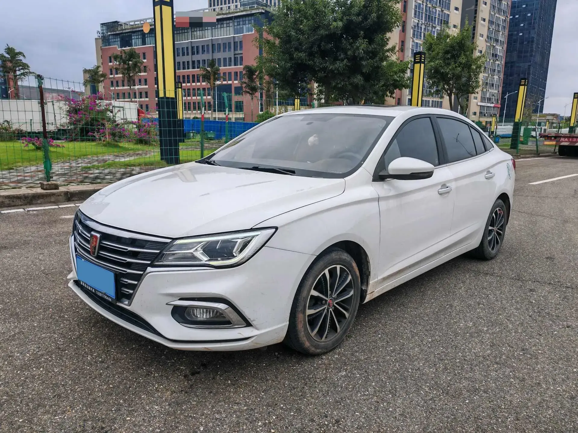2020 ROEWE I5 view 1