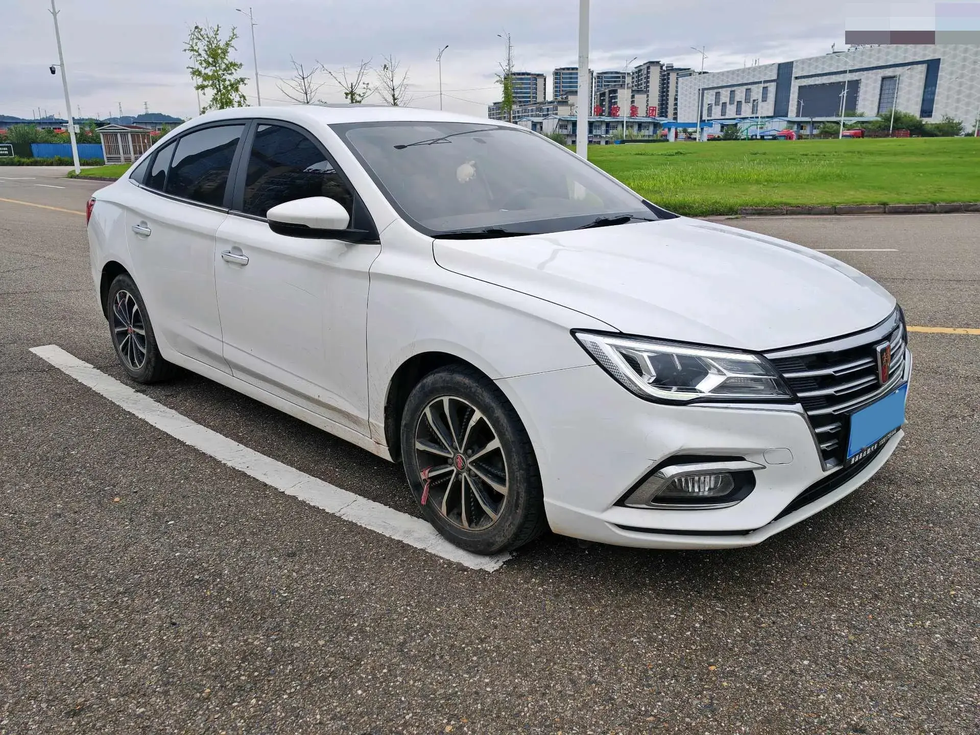 2020 ROEWE I5 thumbnail 3