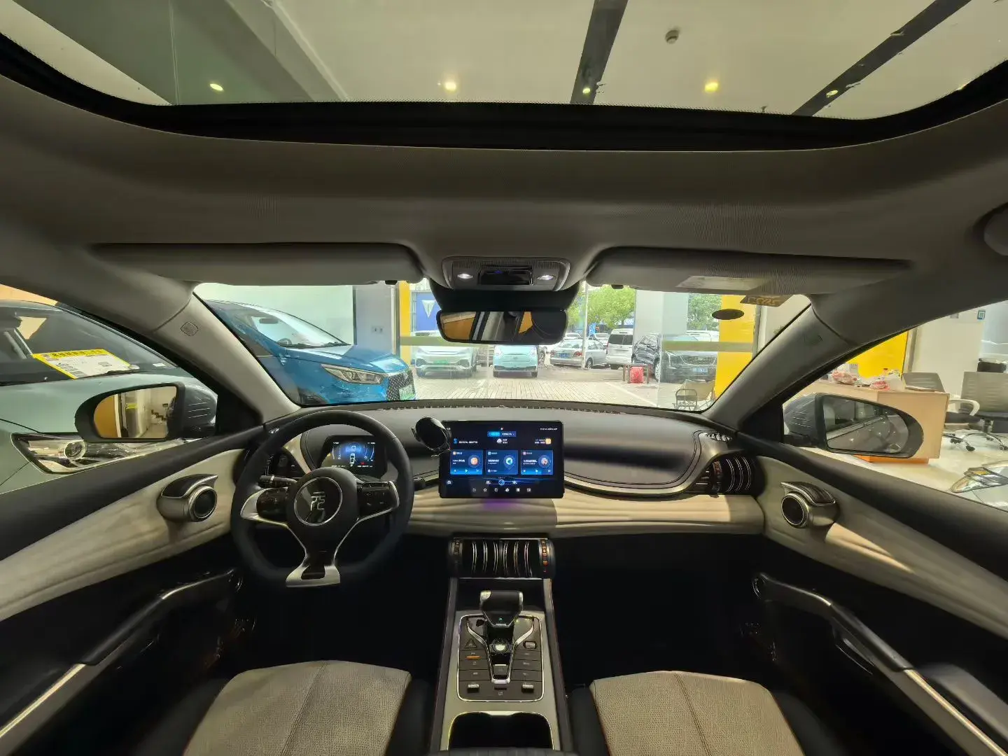 2022 BYD YUAN thumbnail 4