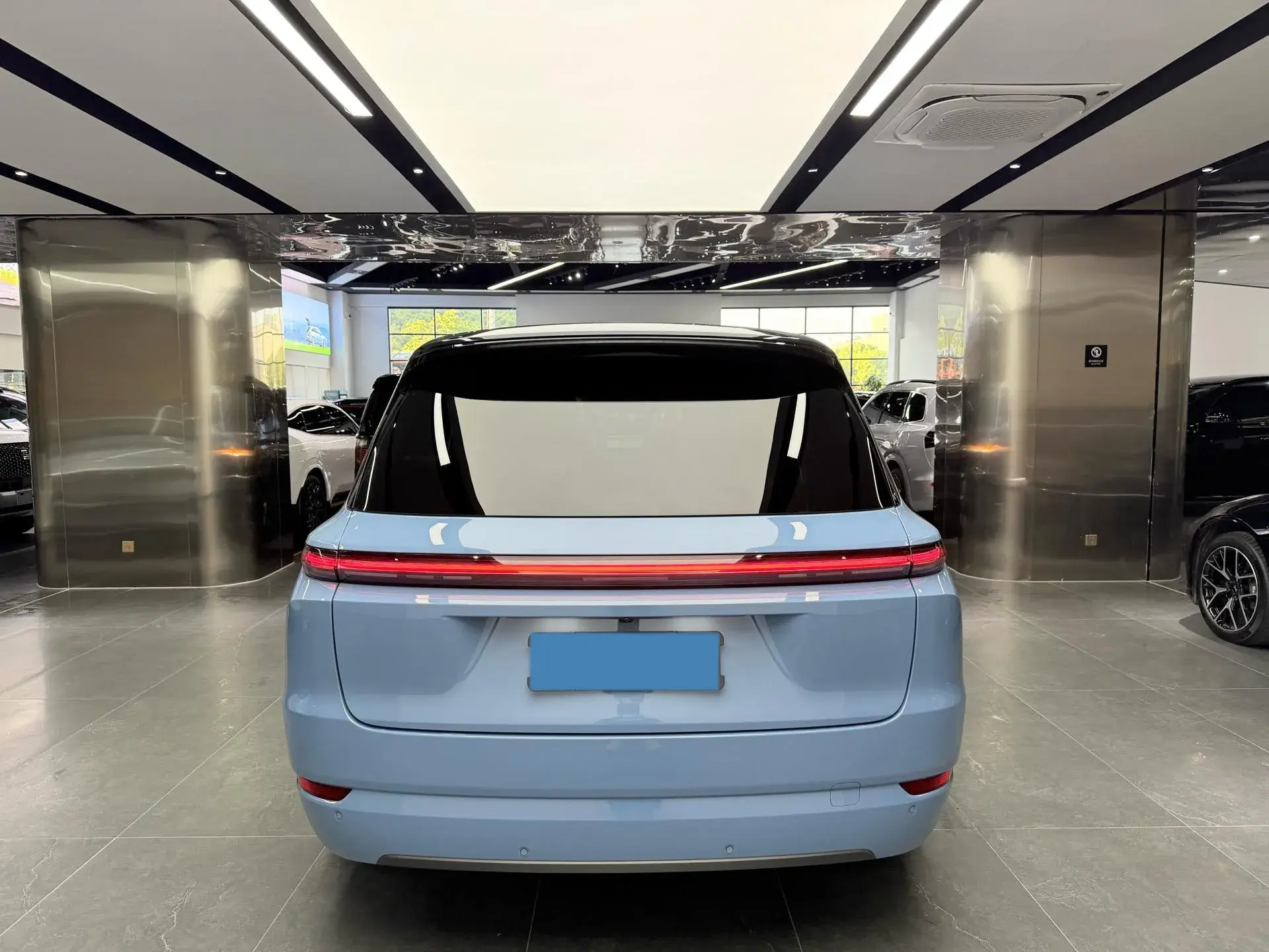 2022 LI L9 thumbnail 4